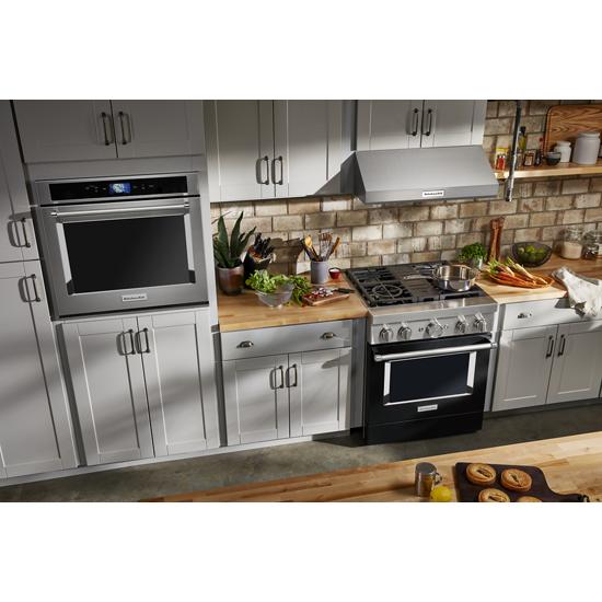 Model: KFDC500JBK | KitchenAid KitchenAid® 30'' Smart Commercial-Style Dual Fuel Range with 4 Burners