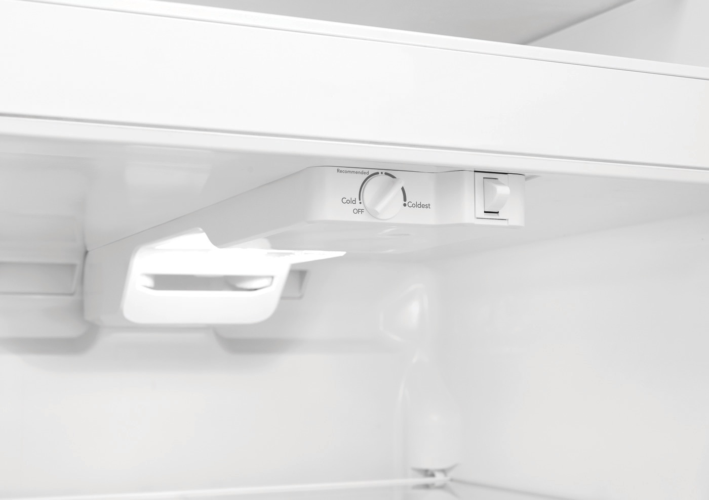 Model: FFTR1835VW | Frigidaire 18.3 Cu. Ft. Top Freezer Refrigerator