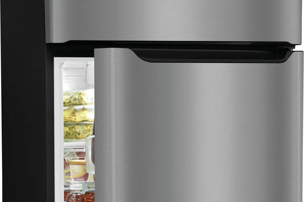 Model: FFTR2045VW-OB | Frigidaire 20.0 Cu. Ft. Top Freezer Refrigerator