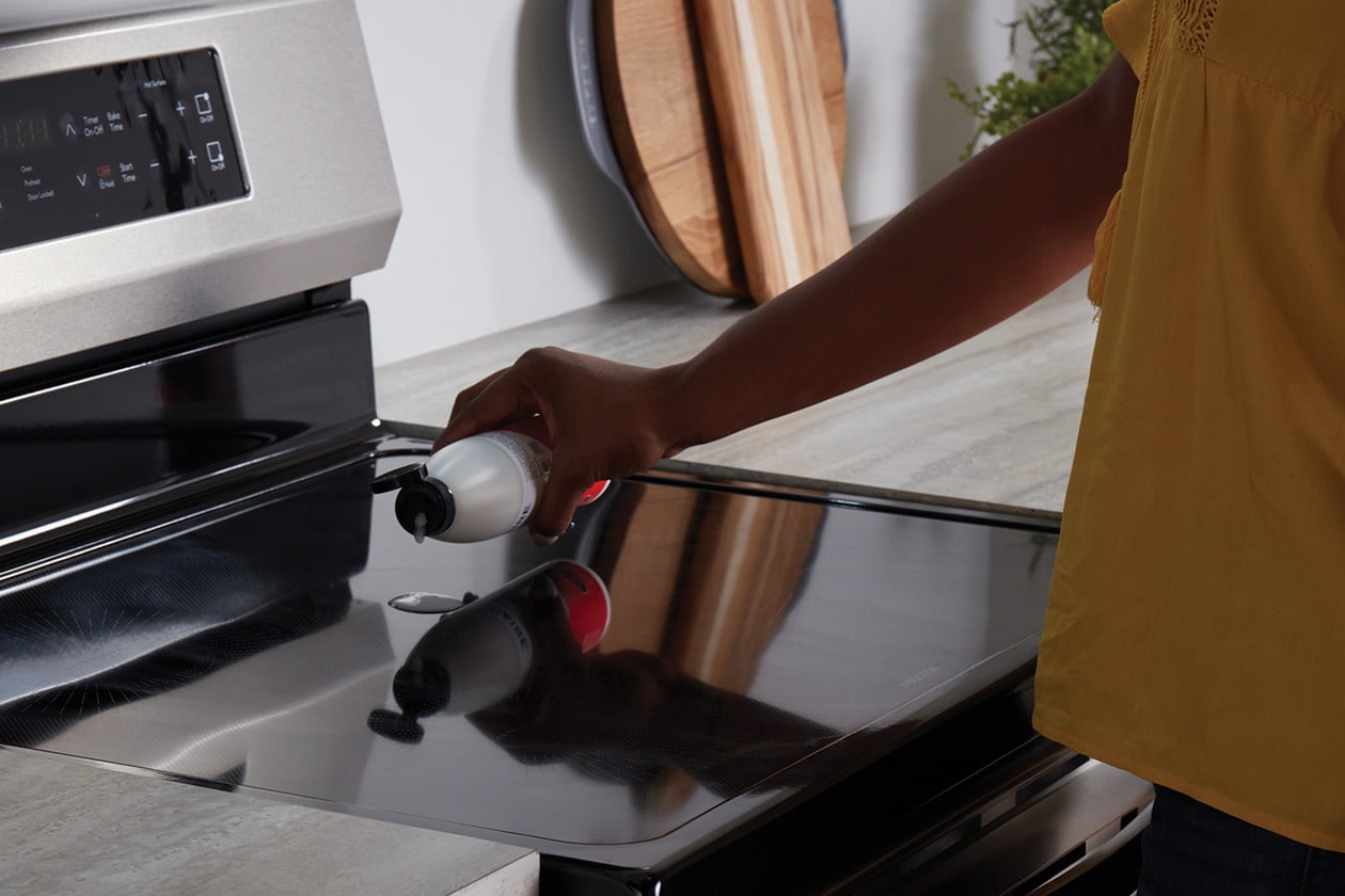 Model: 10FFCTKT01 | Frigidaire ReadyClean™ Cooktop Cleaning Kit