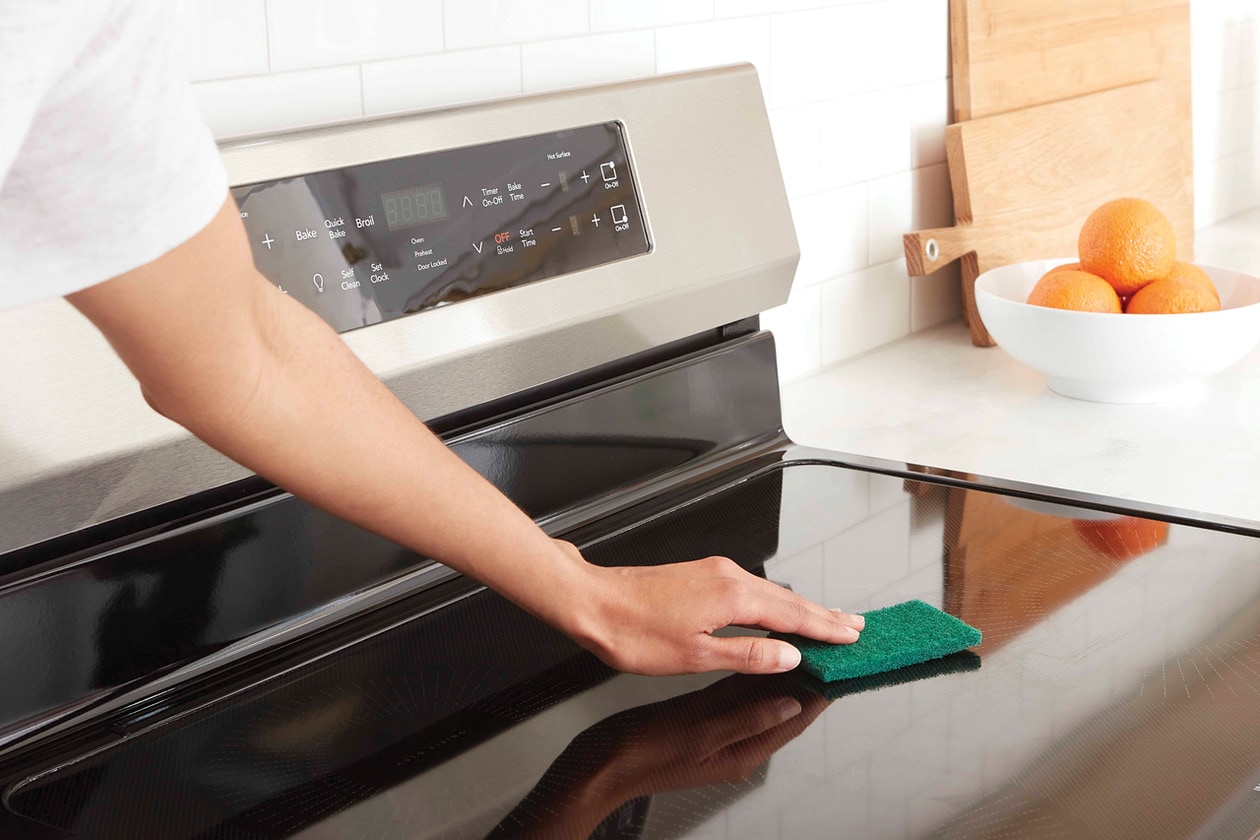 Model: 10FFCTKT01 | Frigidaire ReadyClean™ Cooktop Cleaning Kit