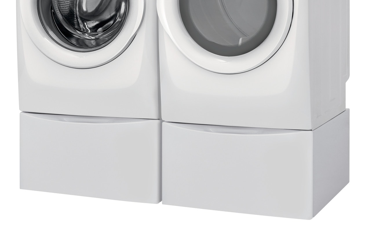 Model: EFMG627UTT | Electrolux Front Load Perfect Steam™ Gas Dryer with PredictiveDry™ and Instant Refresh - 8.0. Cu. Ft.