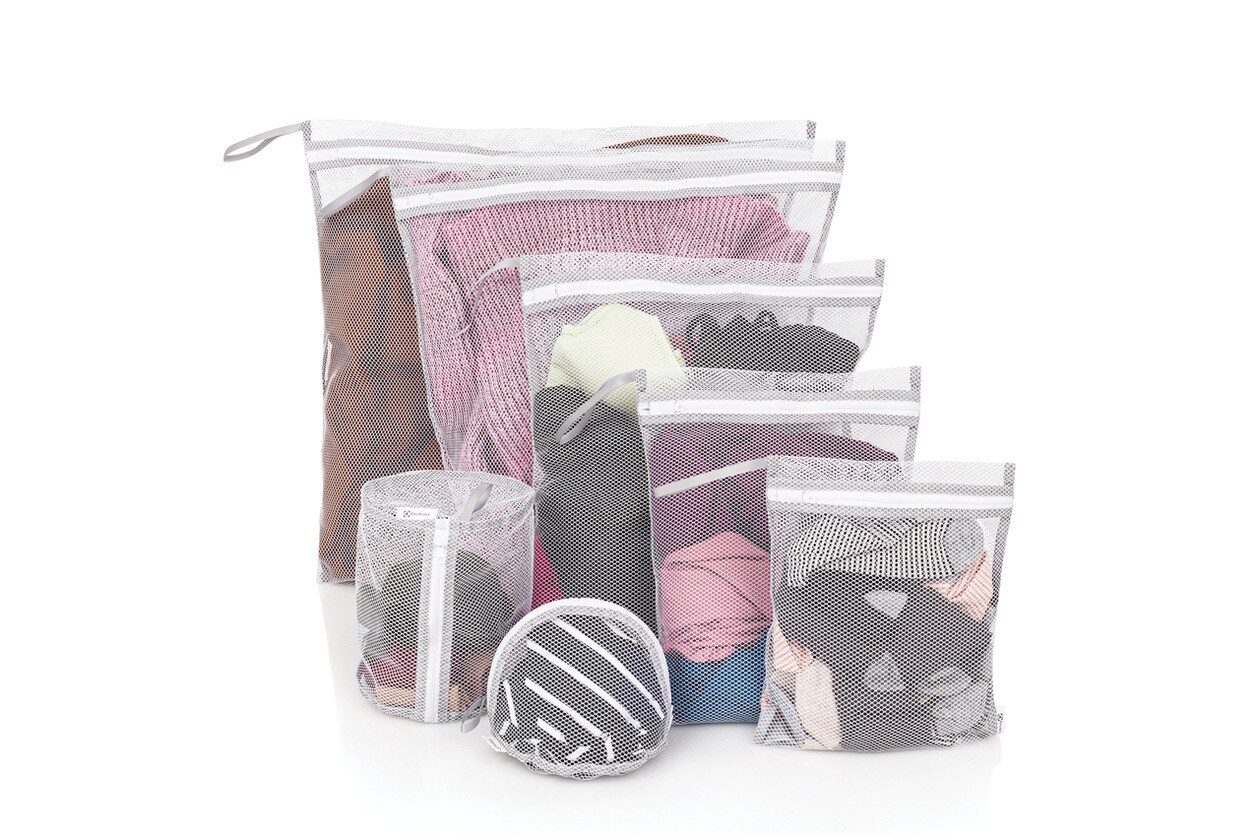 Model: 14ELWBAG02 | Electrolux LuxCare™ 7 Piece Delicate Wash Bag Set