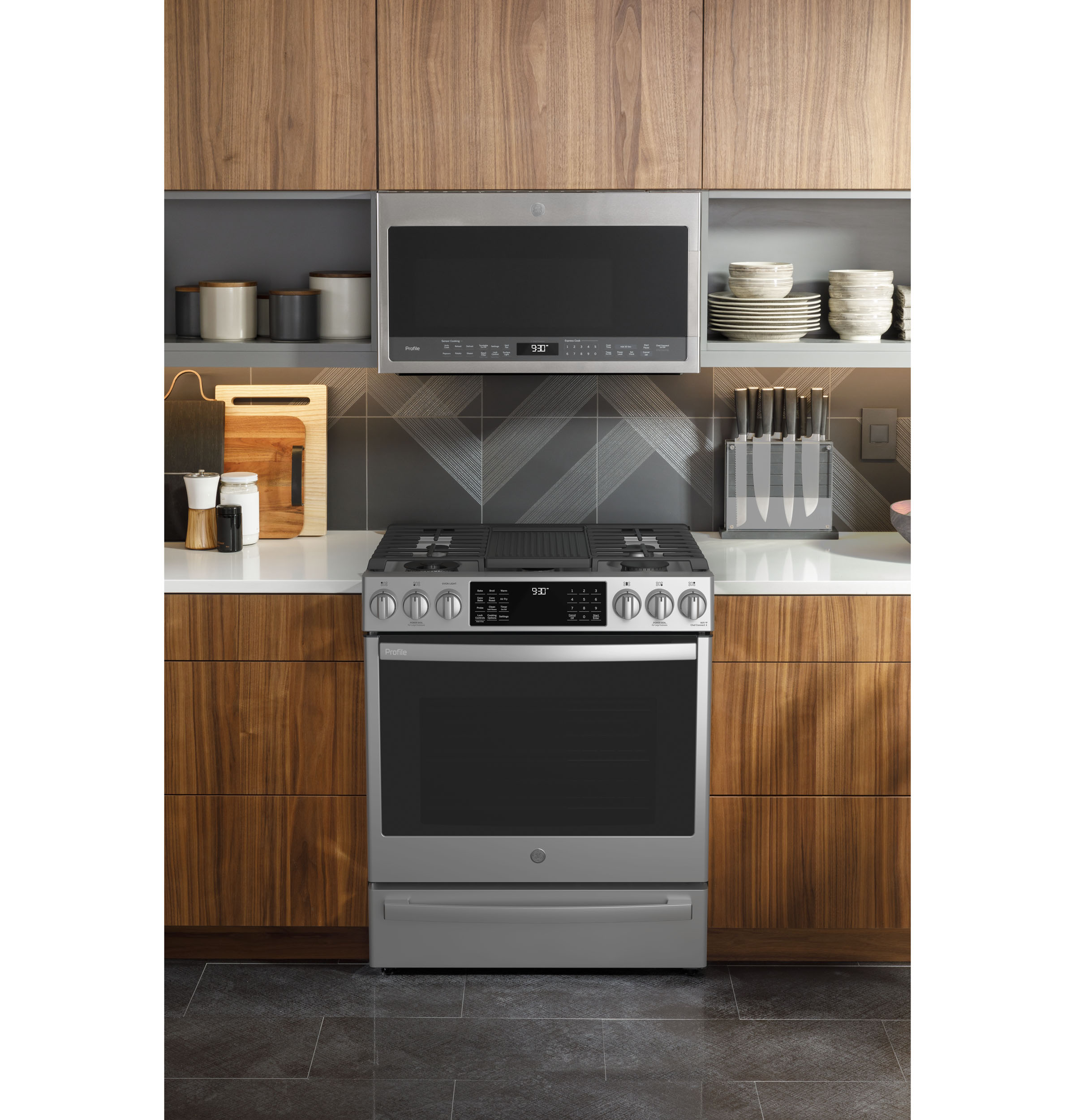 Model: PGS930YPFS | GE Profile GE Profile™ 30" Smart Slide-In Front-Control Gas Fingerprint Resistant Range with No Preheat Air Fry