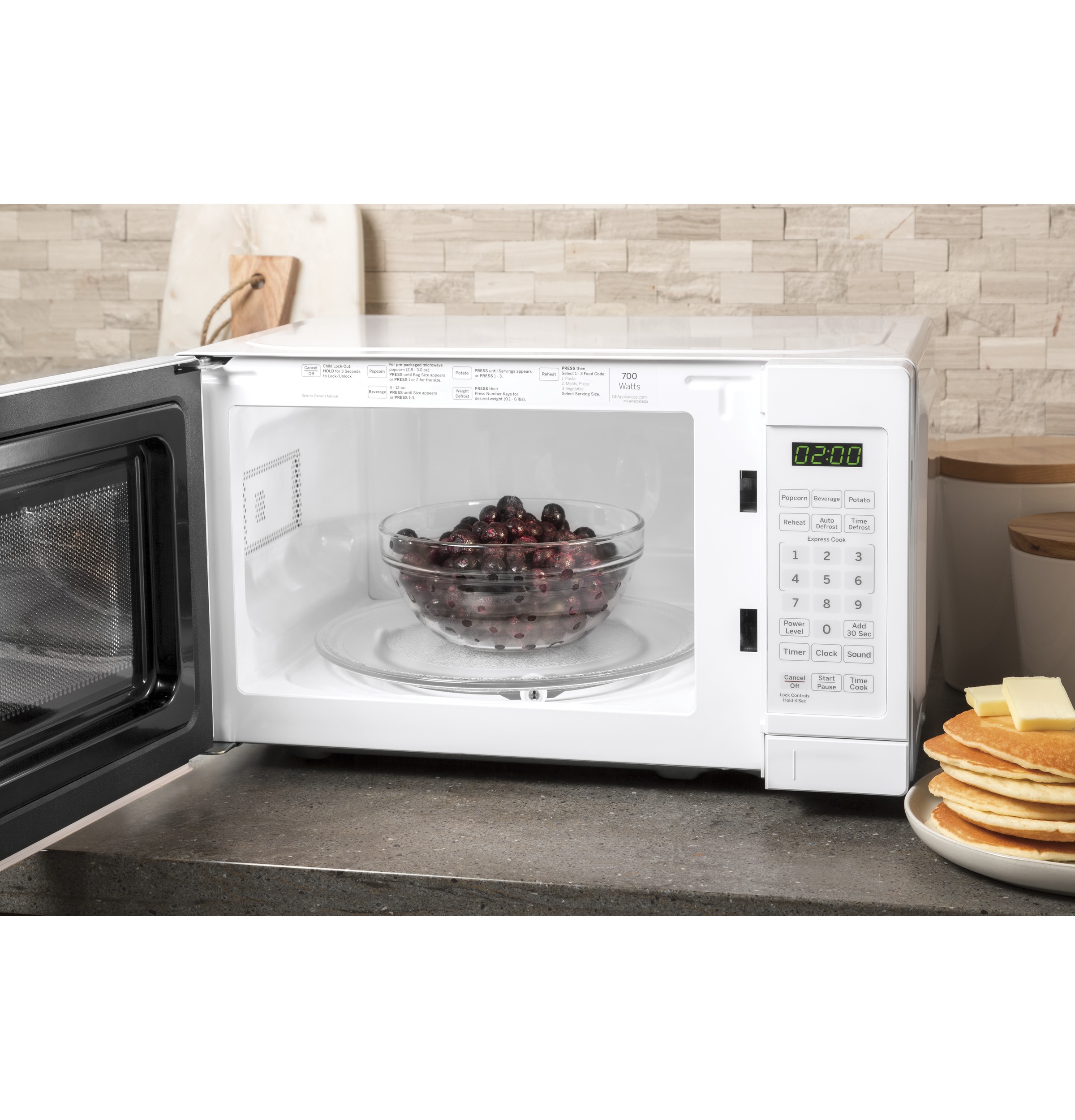 GE JES1072DMWW GE® 0.7 Cu. Ft. Capacity Countertop Microwave OvenJES1072DMWW Shore