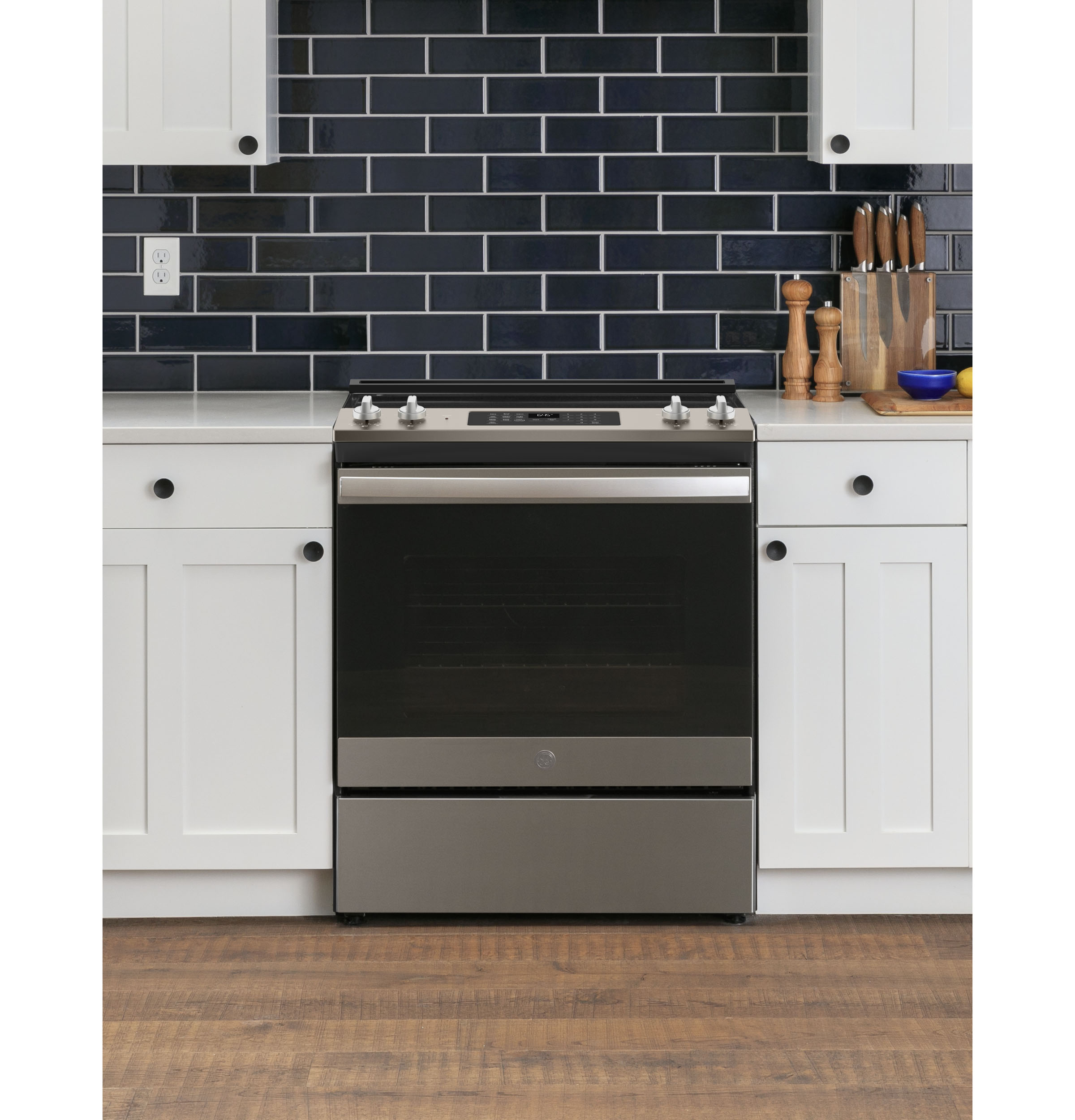 GE JB735EPES GE® 30" FreeStanding Electric Convection Range with No Preheat Air Fry