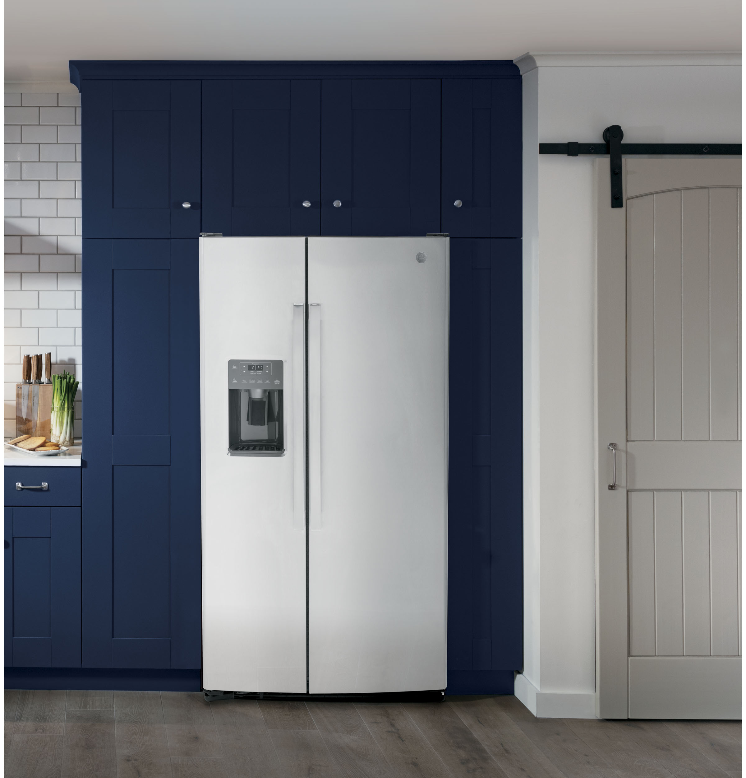 Model: GSS25GYPFS-OB | GE GE® 25.3 Cu. Ft. Side-By-Side Refrigerator