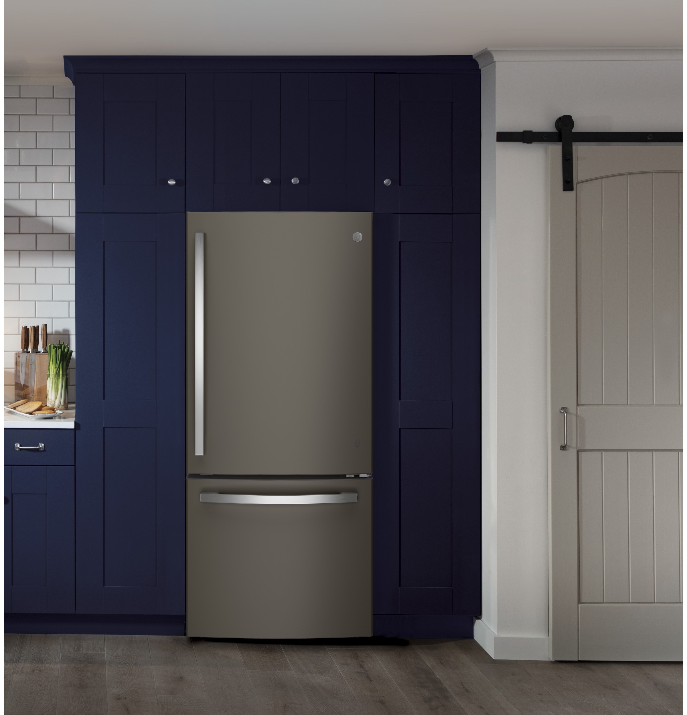 GE GDE21EMKES GE® ENERGY STAR® 21.0 Cu. Ft. BottomFreezer