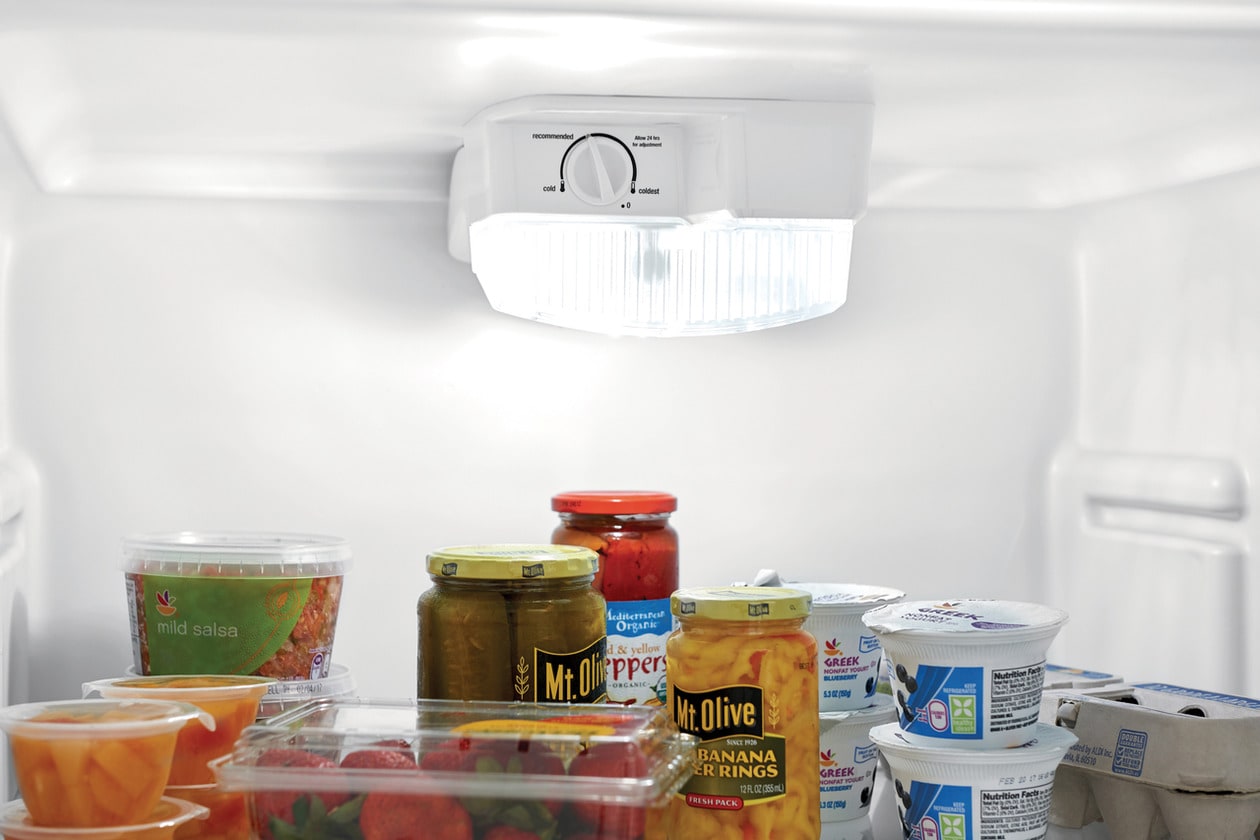 Model: FFHT2033VE | Frigidaire 20.4 Cu. Ft. Top Freezer Refrigerator