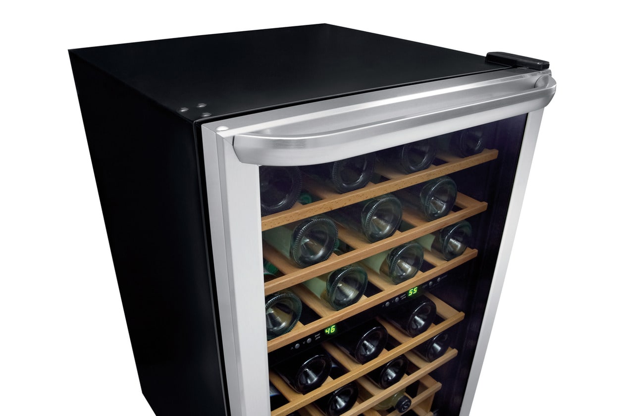 Model: FRWW4543AS | Frigidaire 45 Bottle Two-Zone Wine Cooler