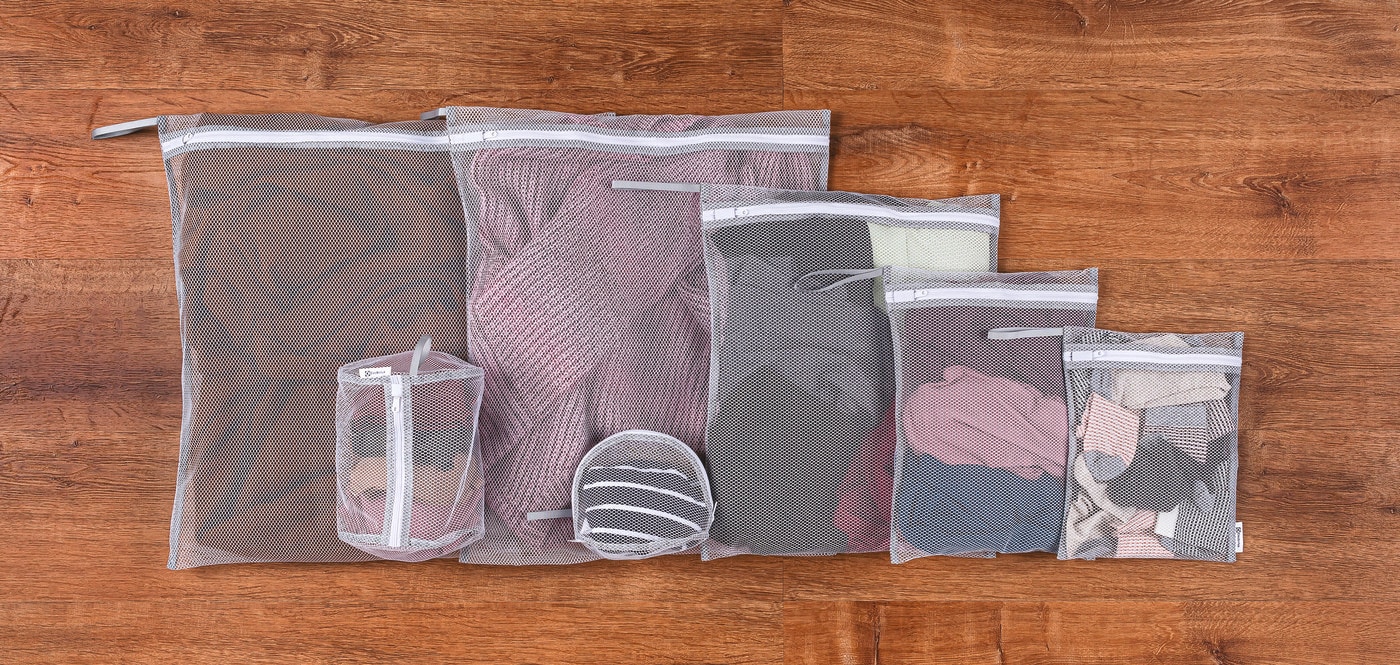 Model: 14ELWBAG02 | Electrolux LuxCare™ 7 Piece Delicate Wash Bag Set