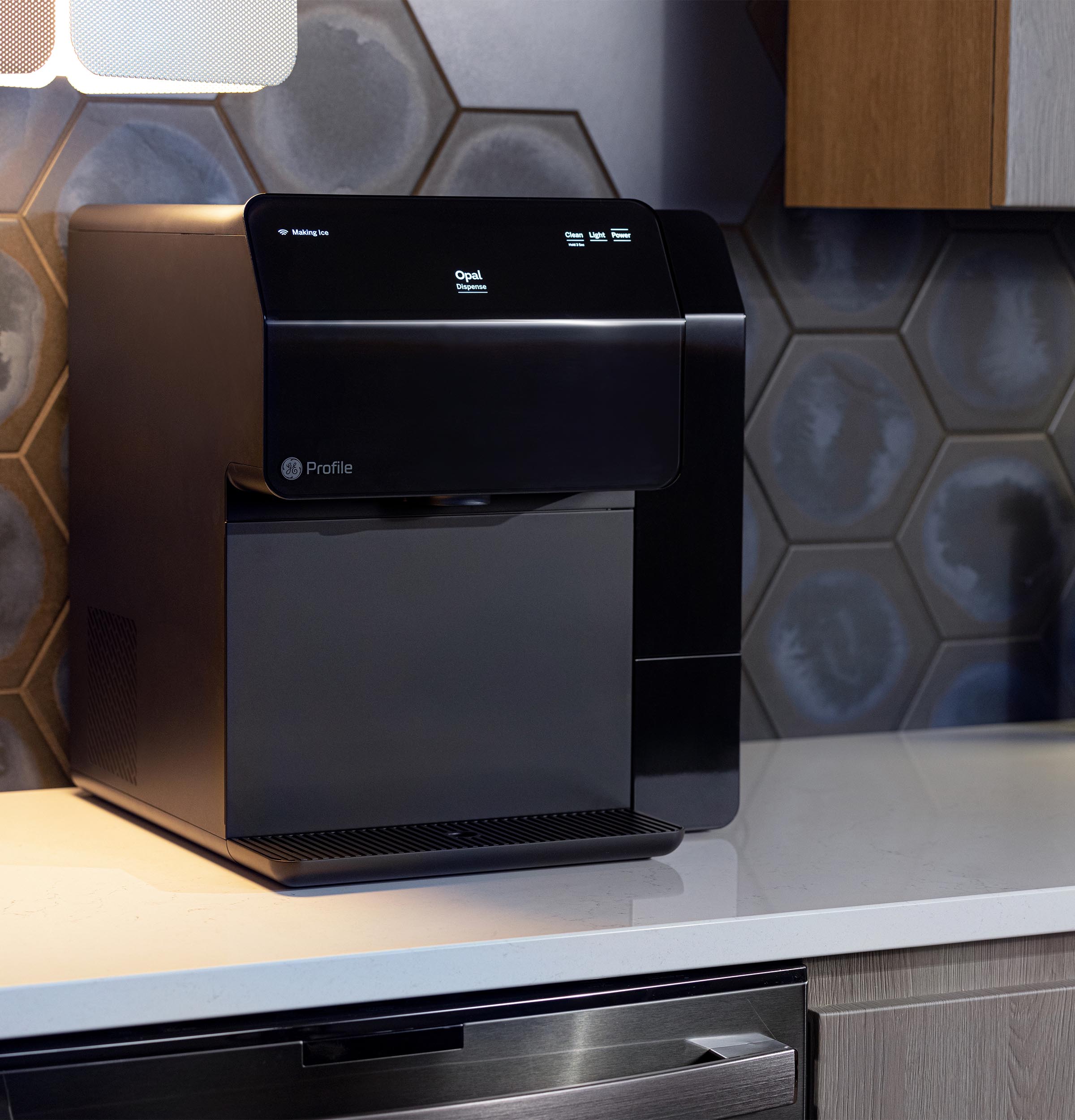 GE Profile P4INDOS6RBB GE Profile™ Opal™ Nugget Ice Maker Dispenser