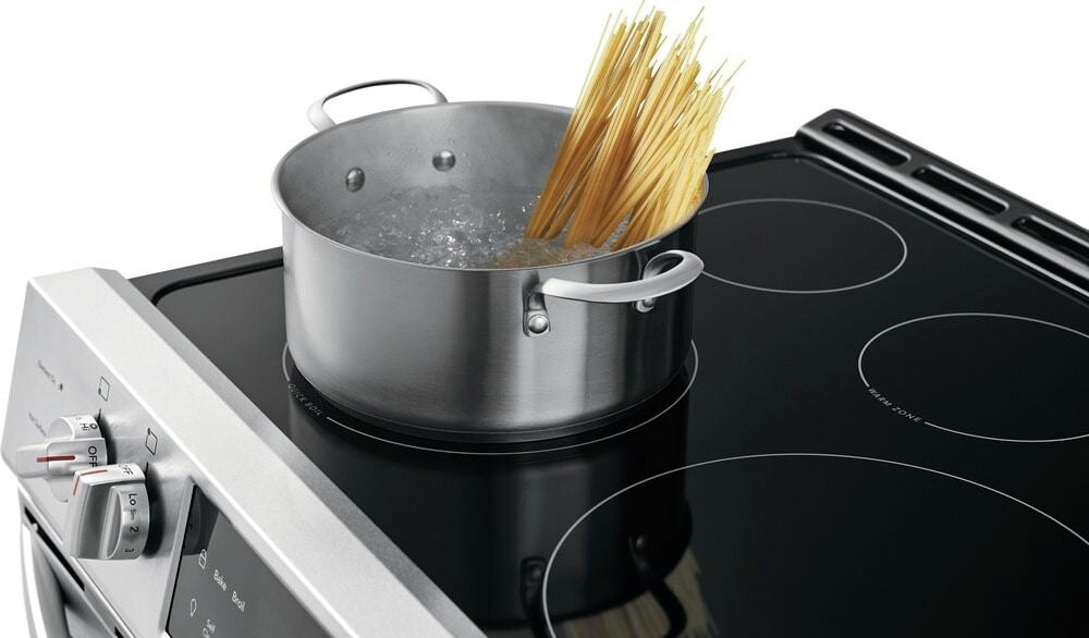 Model: FFEH3054UB | Frigidaire 30" Front Control Freestanding Electric Range