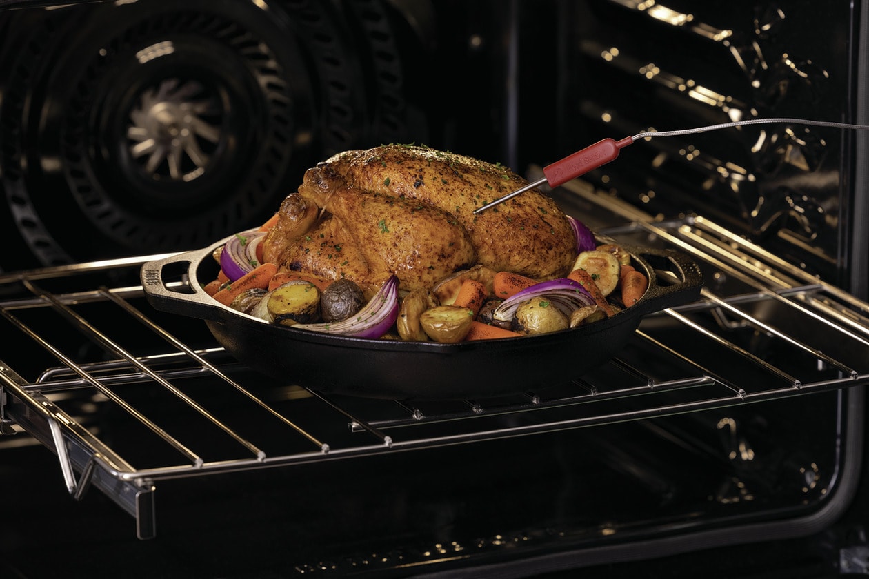 Model: GCWM2767AF | Frigidaire Gallery 27" Electric Wall Oven and Microwave Combination
