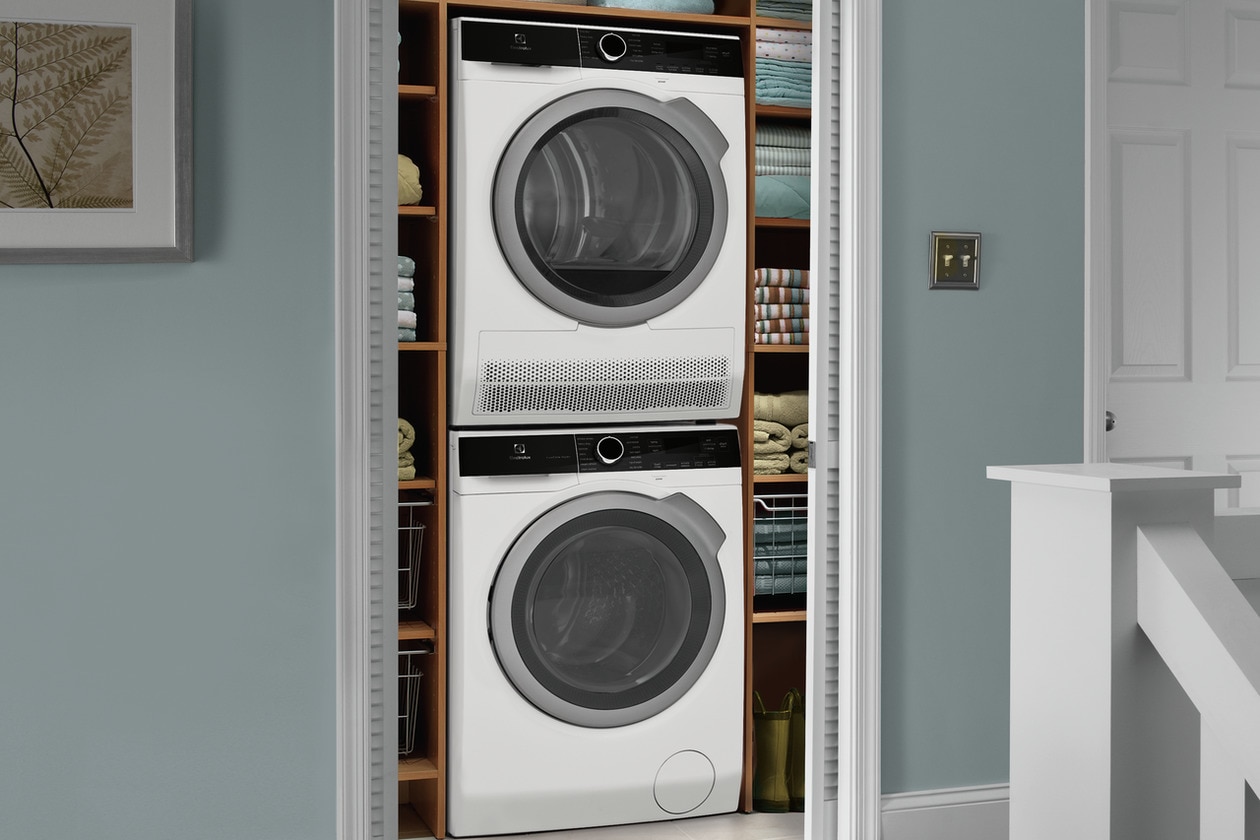 Model: ELFW4222AW | Electrolux 24" Compact Washer with LuxCare Wash System - 2.4 Cu. Ft.
