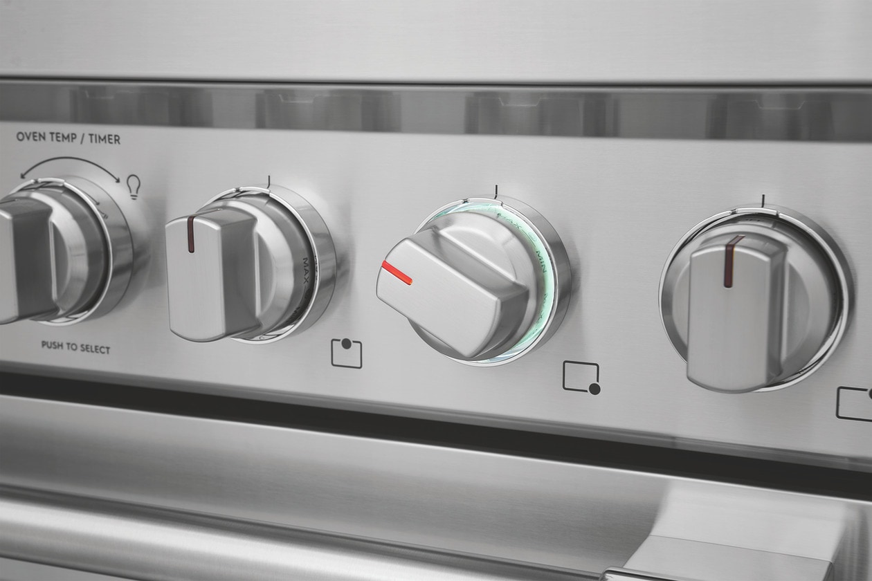 Model: PCFD3670AF | Frigidaire Professional 36" Dual-Fuel Freestanding Range