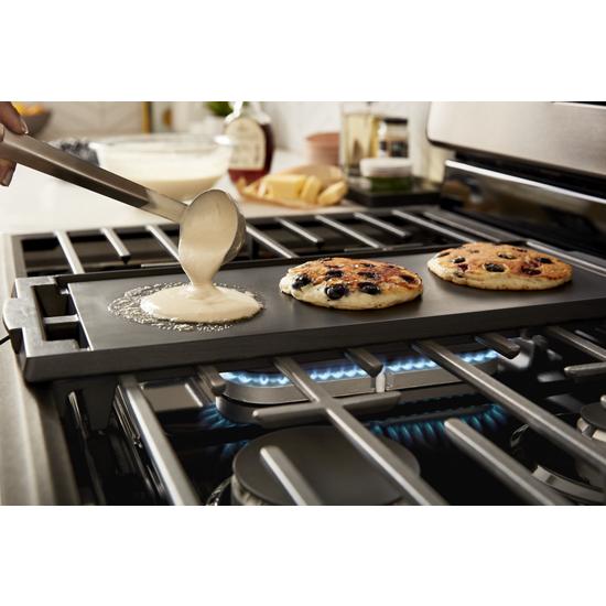 Model: WFG505M0MS-OB | Whirlpool 5.1 Cu. Ft. Freestanding Gas Range with Edge to Edge Cooktop