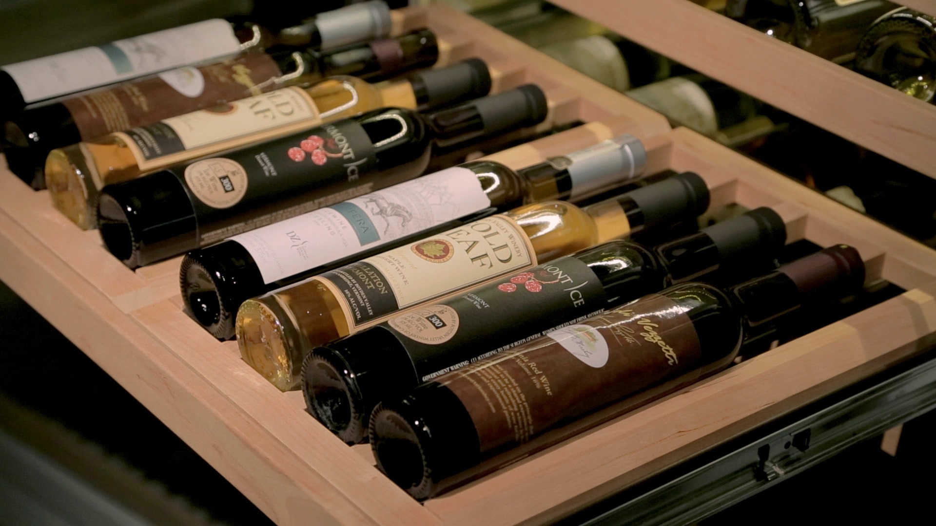 Model: IW-30A-LH | Sub-Zero 30" Designer Wine Storage - Panel Ready