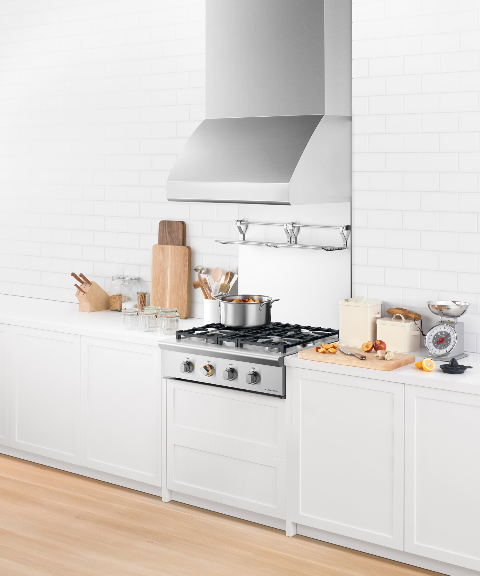 Model: CPV2-304L N | Fisher and Paykel 30" Series 9 4 Burner Gas Rangetop, LPG
