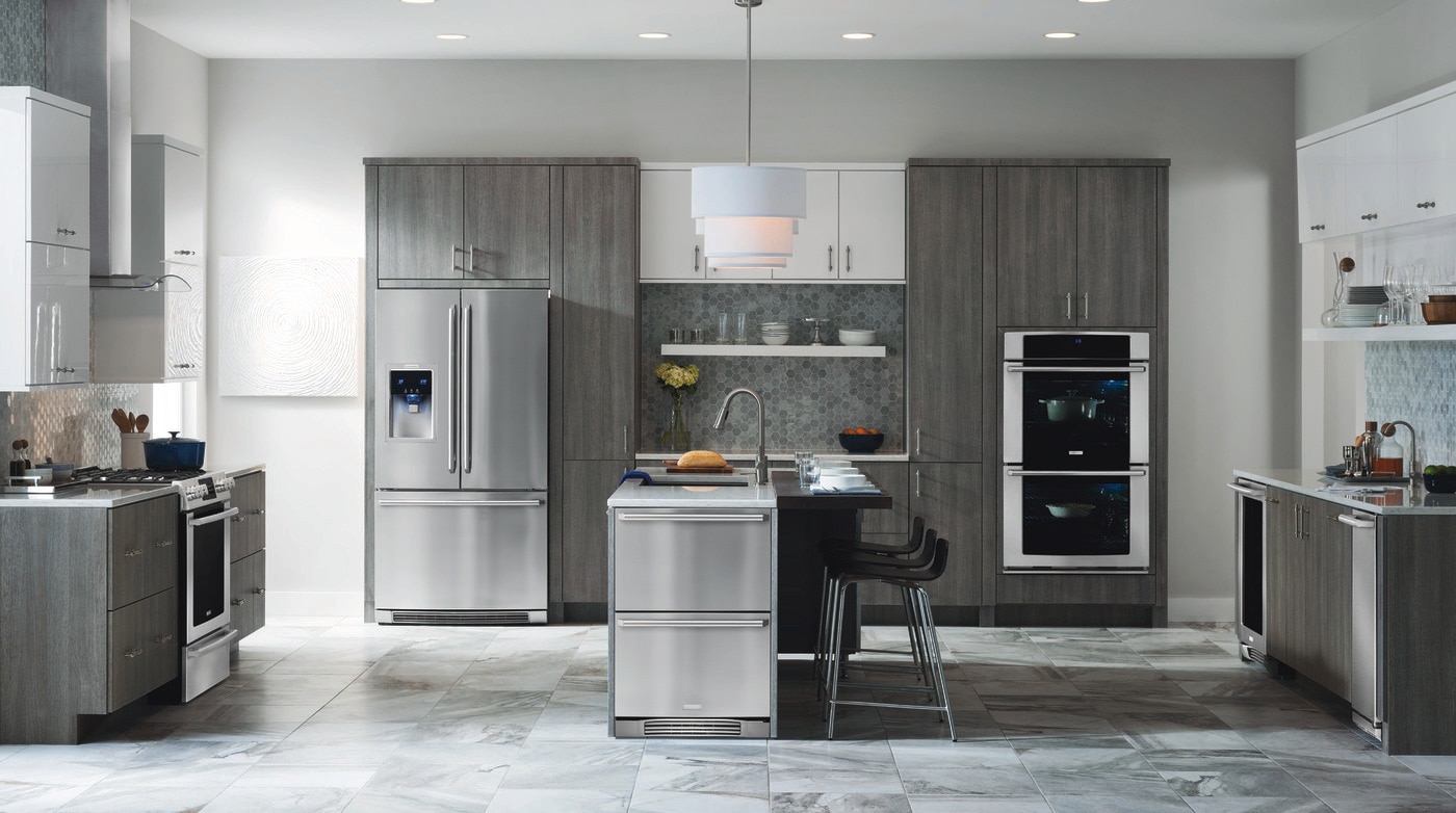 Model: UR15IM20RS | Electrolux 15" Ice Maker with Right Hinge Door