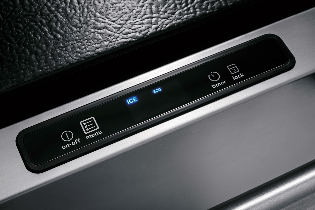 Model: UR15IM20RS | Electrolux 15" Ice Maker with Right Hinge Door