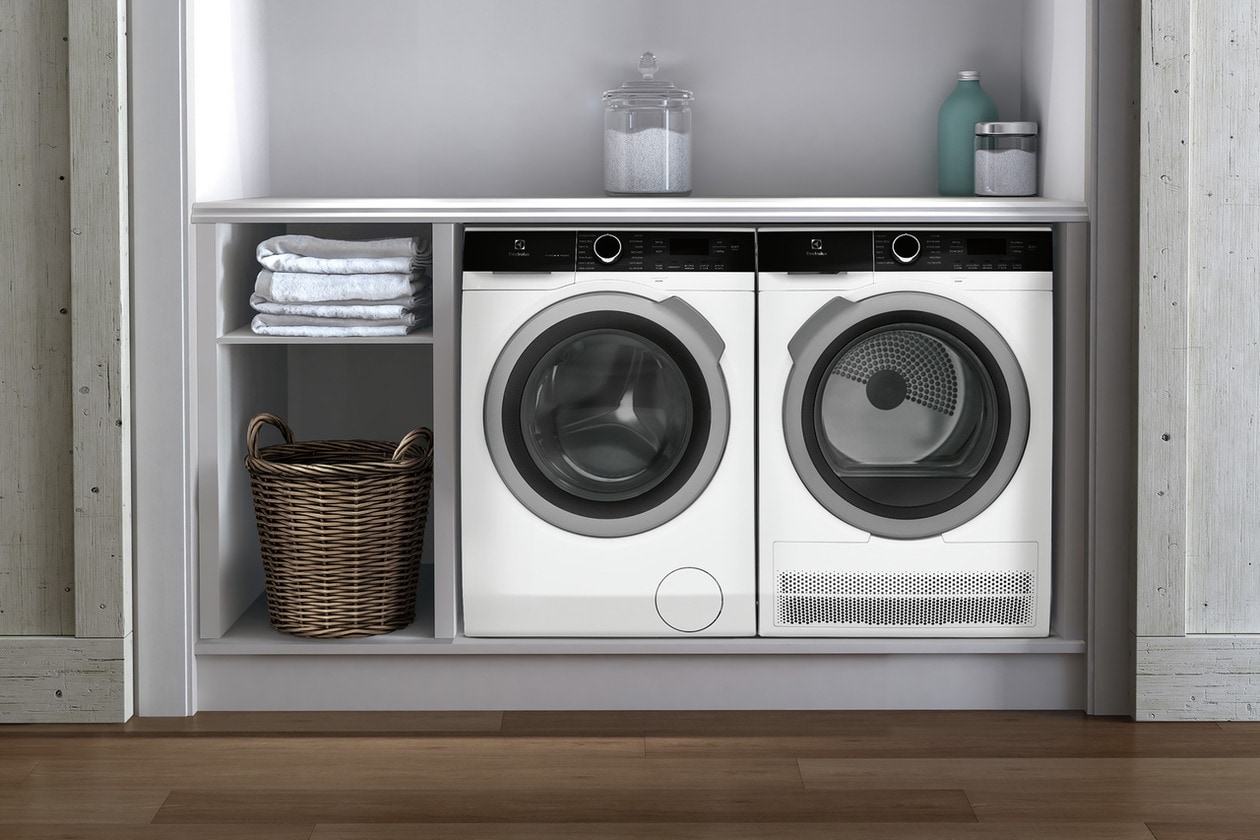 Model: ELFW4222AW - S/D  | Electrolux 24" Compact Washer with LuxCare Wash System - 2.4 Cu. Ft.