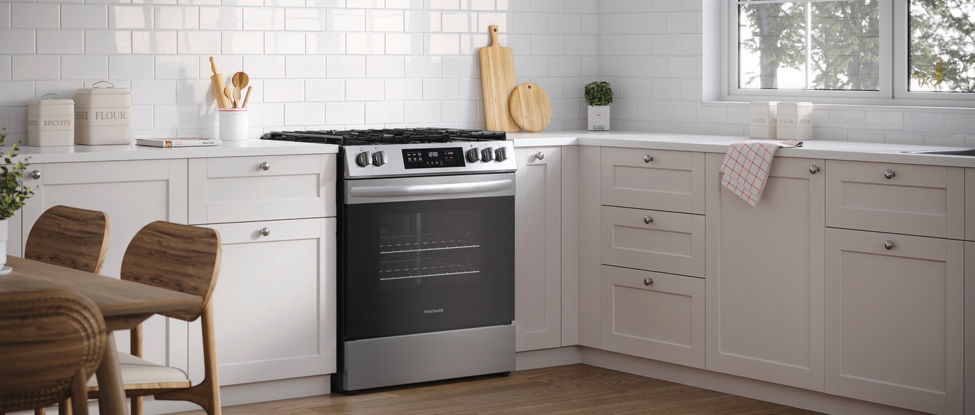 Model: FCFG3062AS - S/D  | Frigidaire 30" Front Control Gas Range with Quick Boil