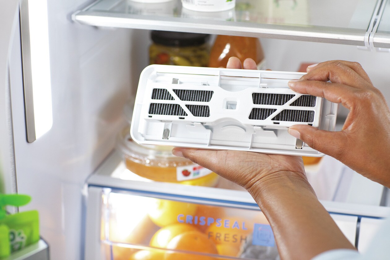 Model: FRIGCOMBO9 | Frigidaire FPPWFU01, FRGPAAF2, and (2) FRPAPKRF Water and Air Filter Combo Kit with Produce Keeper