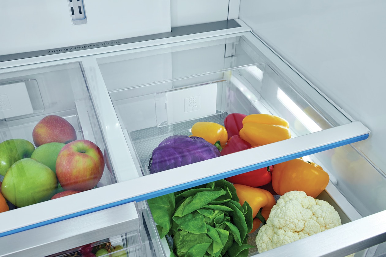Model: FRIGCOMBO9 | Frigidaire FPPWFU01, FRGPAAF2, and (2) FRPAPKRF Water and Air Filter Combo Kit with Produce Keeper
