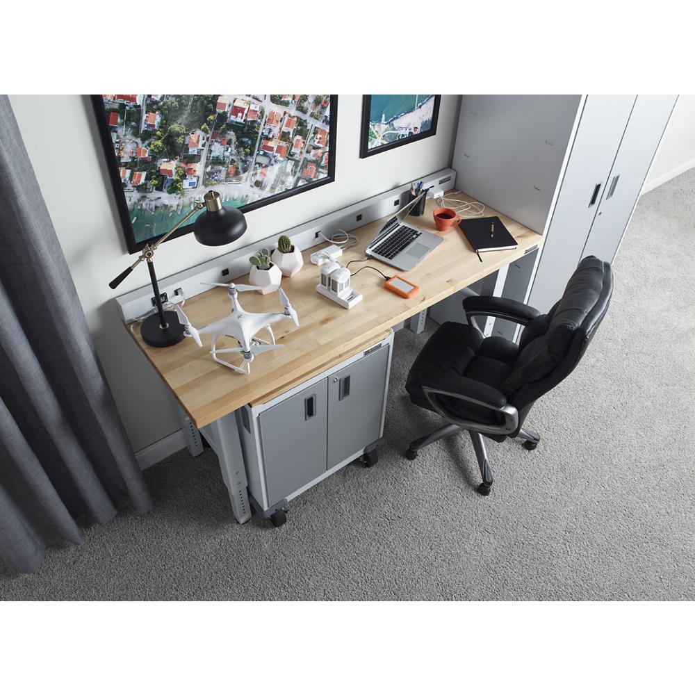 Model: GAAC68PSDW | Gladiator 6' Wide 9-Outlet Workbench Powerstrip