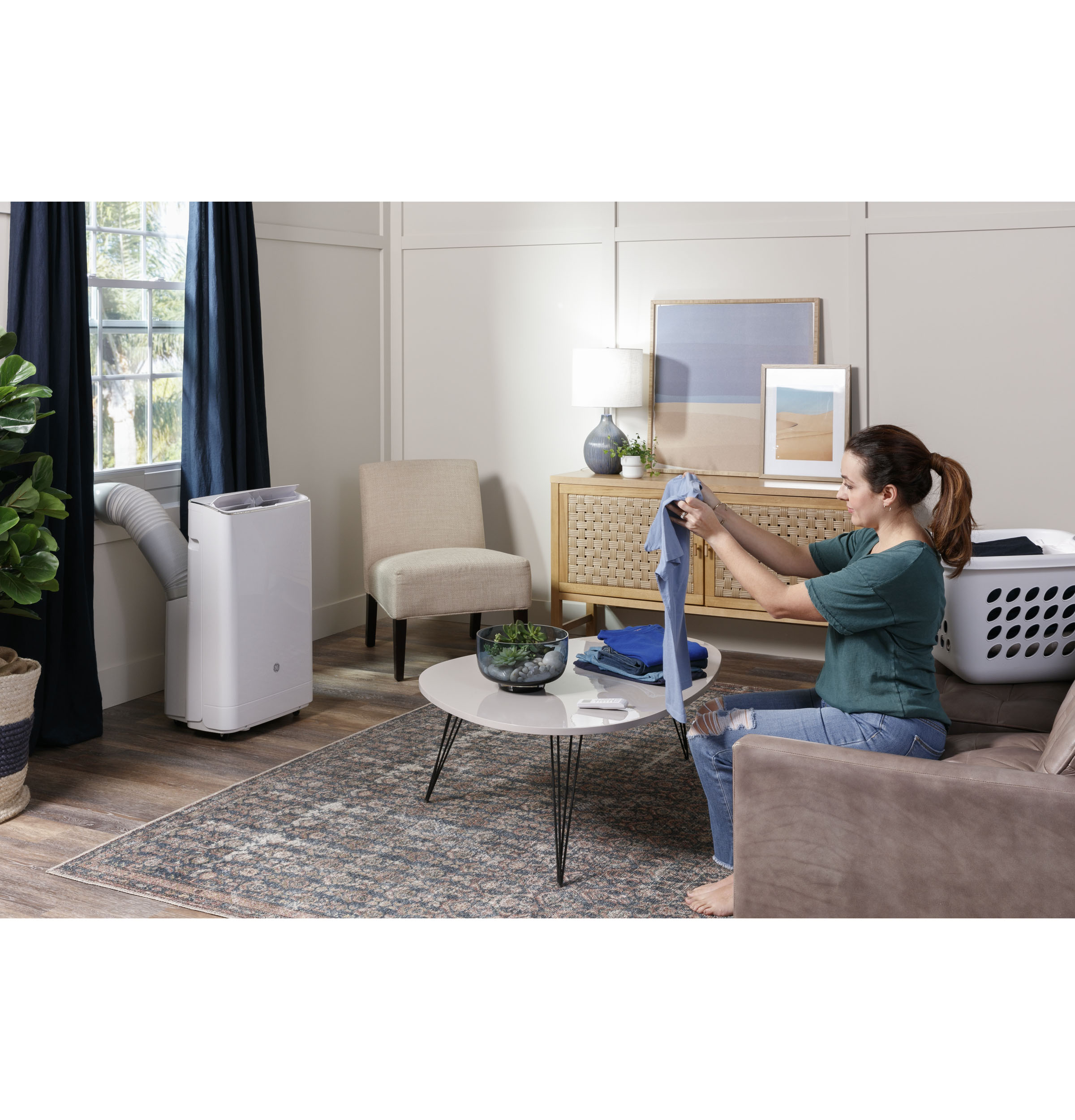 Model: APCA14YBMW | GE GE® 9,850 BTU SACC Smart Portable Air Conditioner for Medium Rooms up to 550 sq ft. (14,000 BTU ASHRAE)