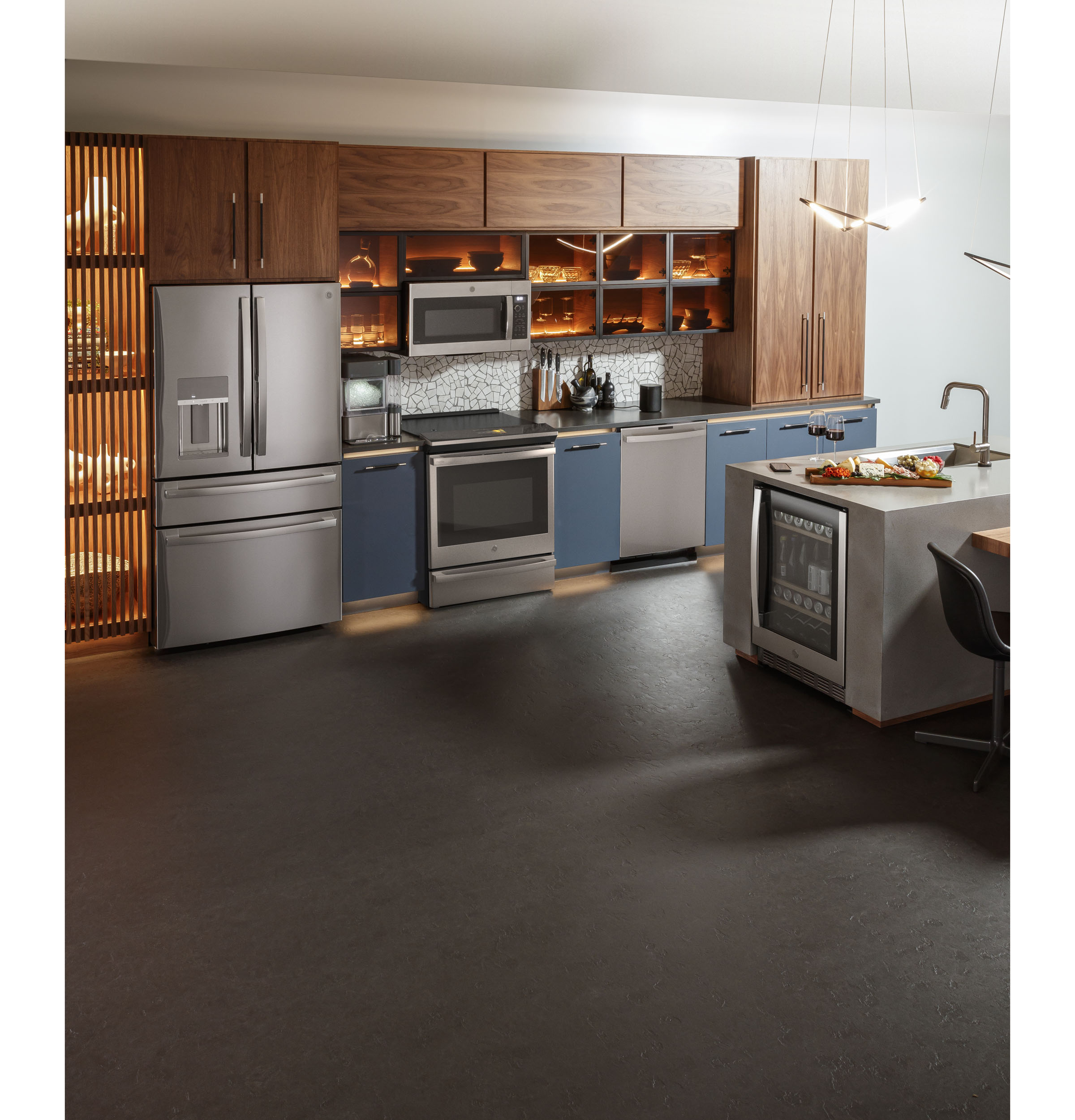 Model: PVD28BYNFS - S/D | GE Profile GE Profile™ ENERGY STAR® 27.9 Cu. Ft. Smart Fingerprint Resistant 4-Door French-Door Refrigerator with Door In Door