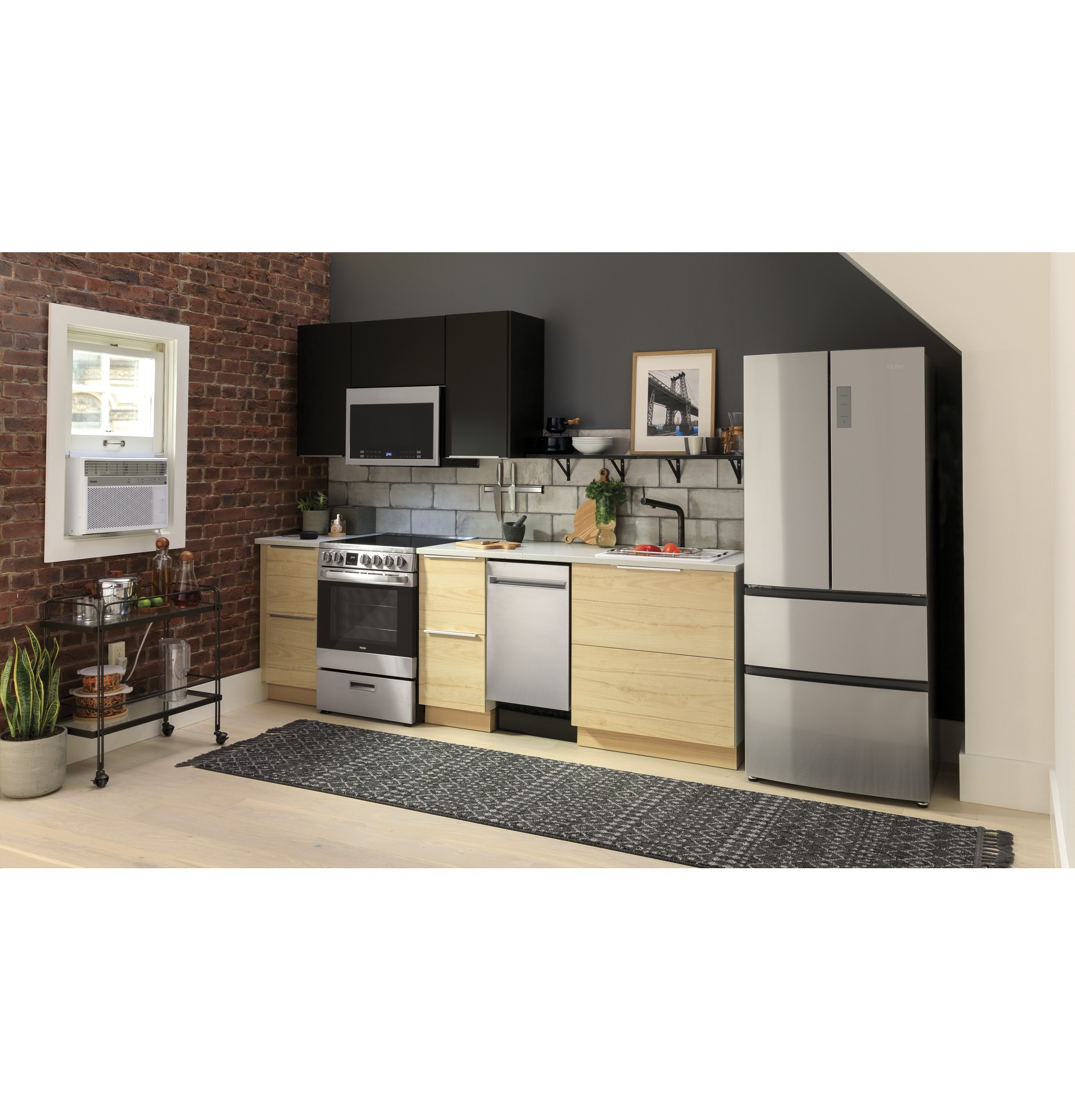 Model: QDT125SSLSS | Haier Haier ENERGY STAR® 18" Stainless Steel Interior Dishwasher with Sanitize Cycle