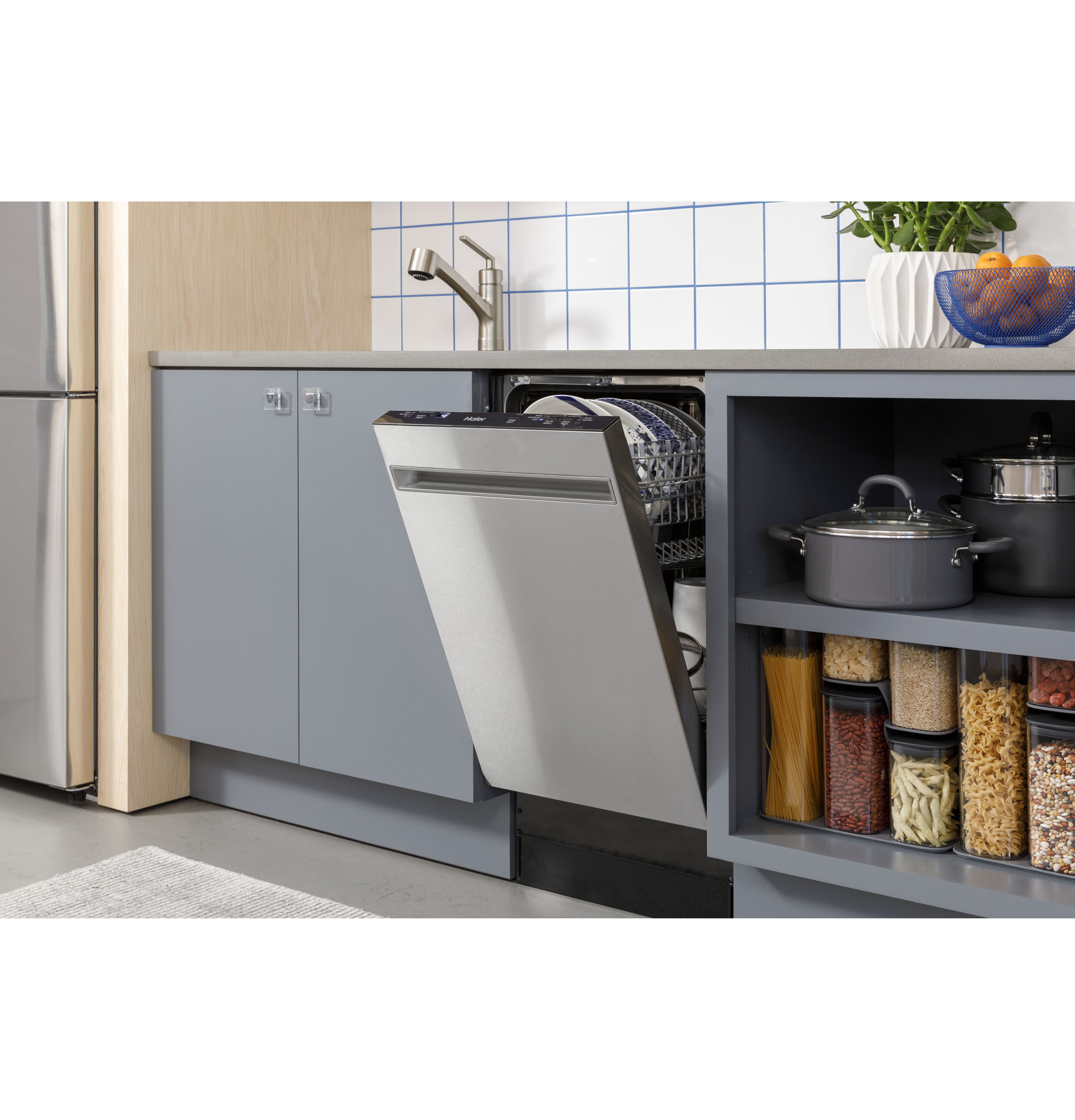 Model: QDT125SSLSS | Haier Haier ENERGY STAR® 18" Stainless Steel Interior Dishwasher with Sanitize Cycle