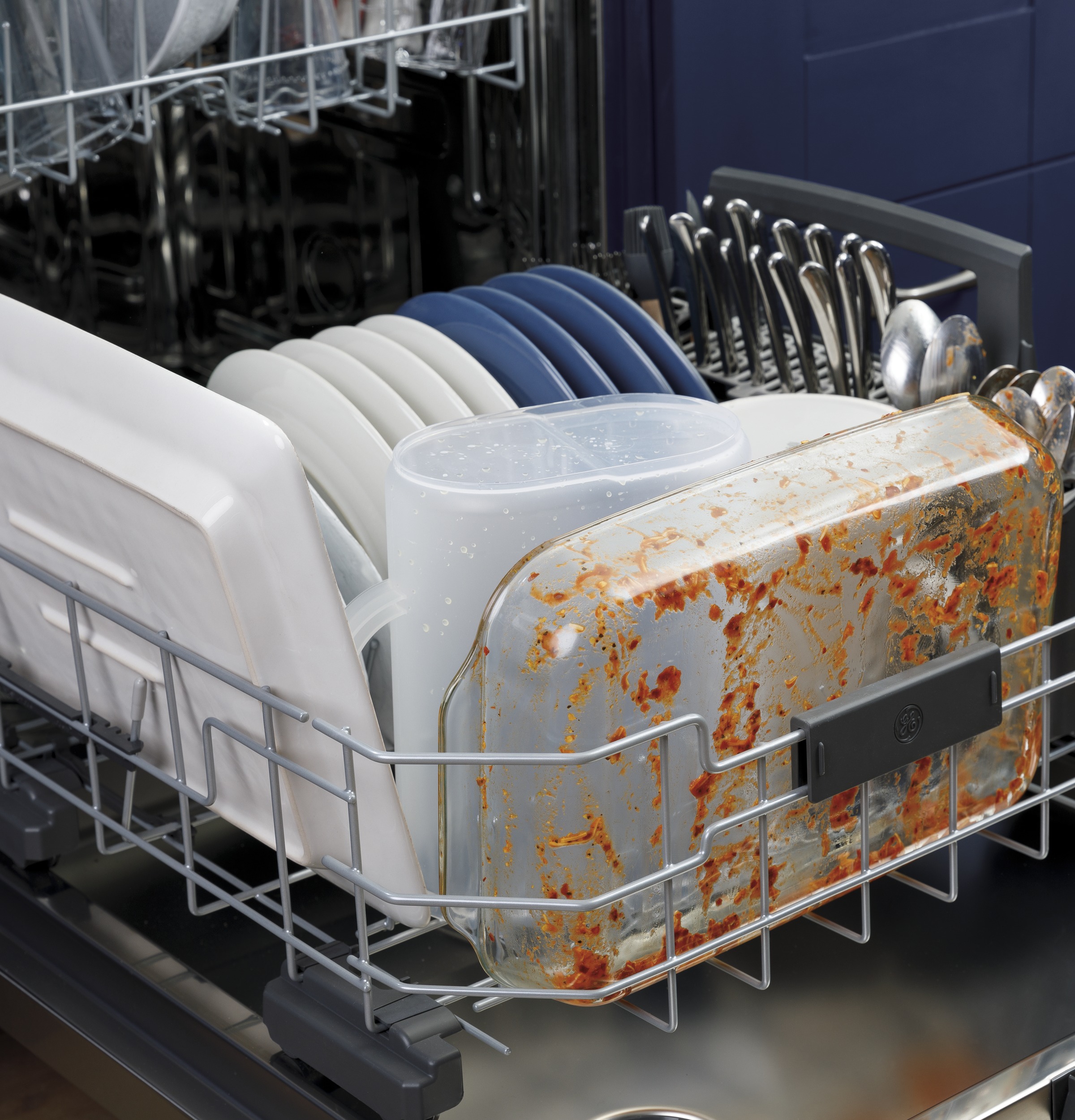 Model: GDT645SSNSS | GE GE® ENERGY STAR® Top Control with Stainless Steel Interior Dishwasher with Sanitize Cycle & Dry Boost with Fan Assist