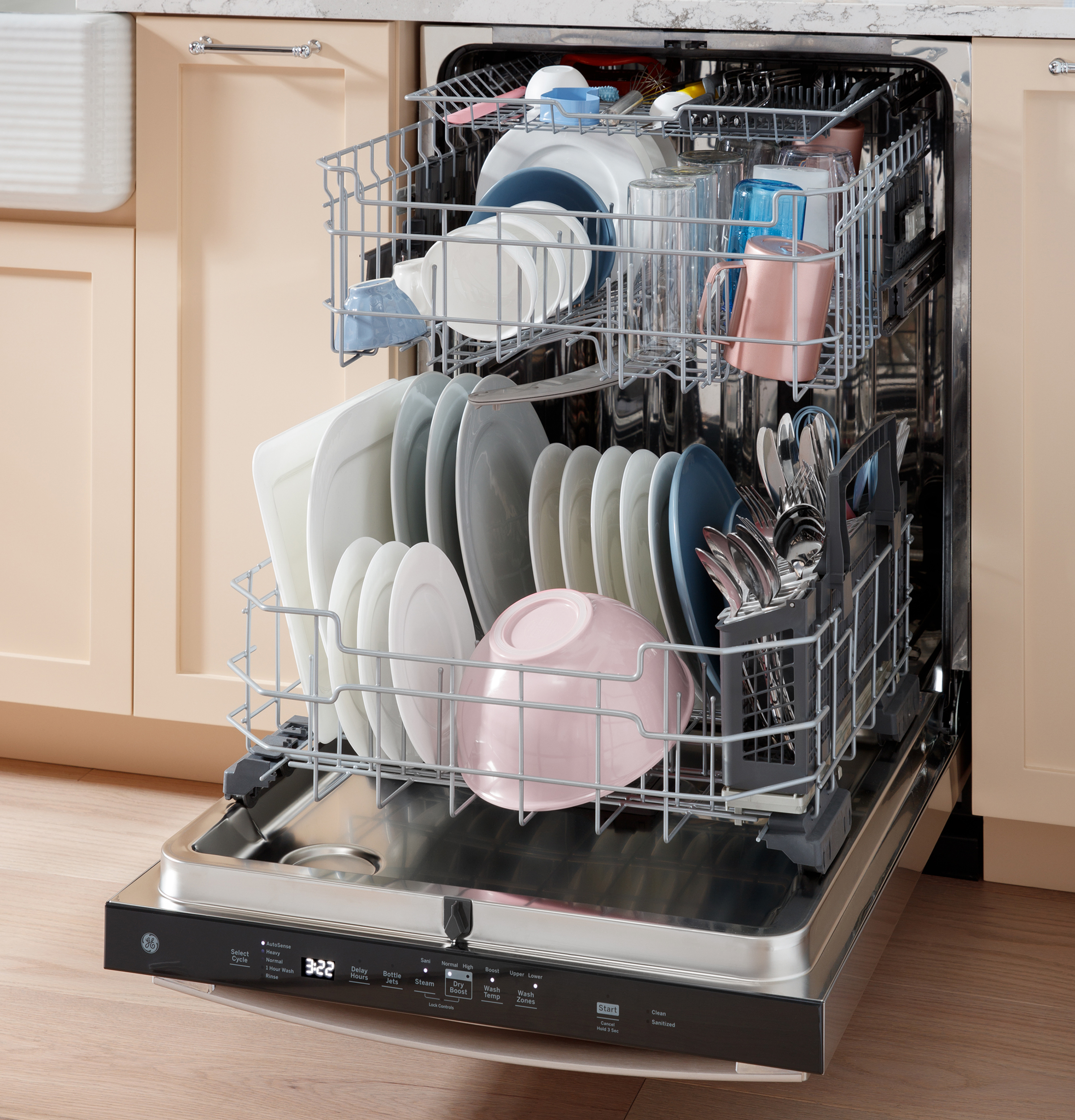 Model: GDT670SFVDS | GE GE® ENERGY STAR® Top Control with Stainless Steel Interior Dishwasher with Sanitize Cycle