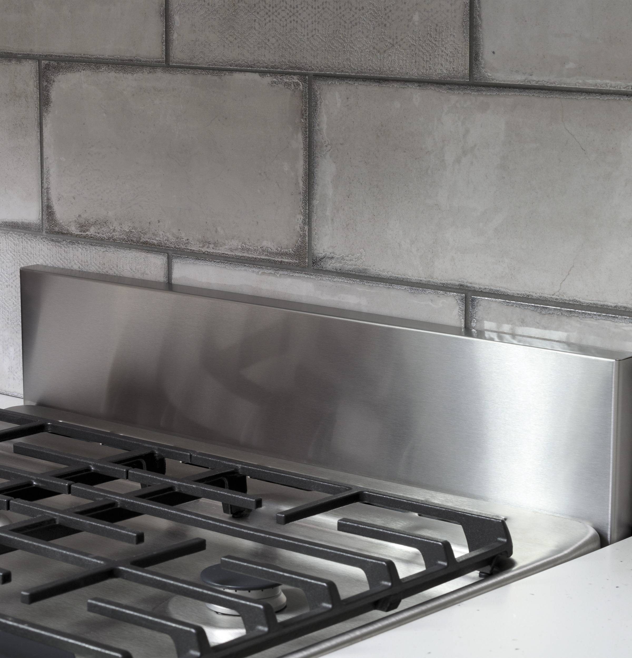 Model: QGAS740RMSS | Haier 24" 2.9 Cu. Ft. Gas Free-Standing Range with Convection and Modular Backguard