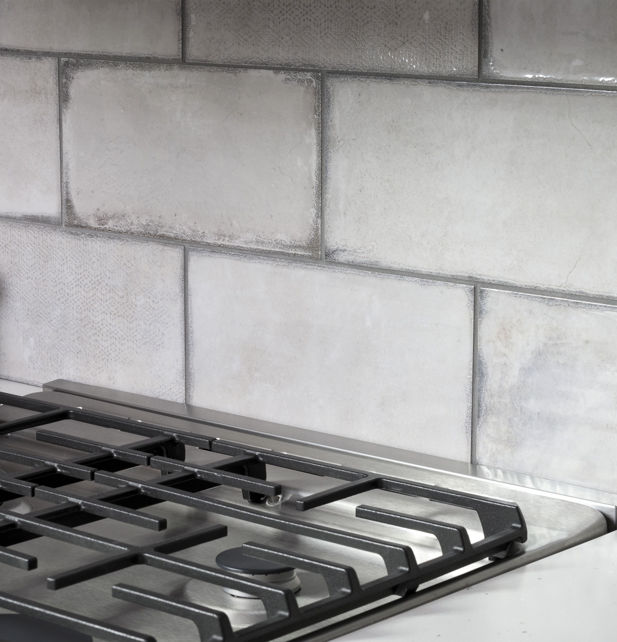 Model: QGAS740RMSS | Haier 24" 2.9 Cu. Ft. Gas Free-Standing Range with Convection and Modular Backguard