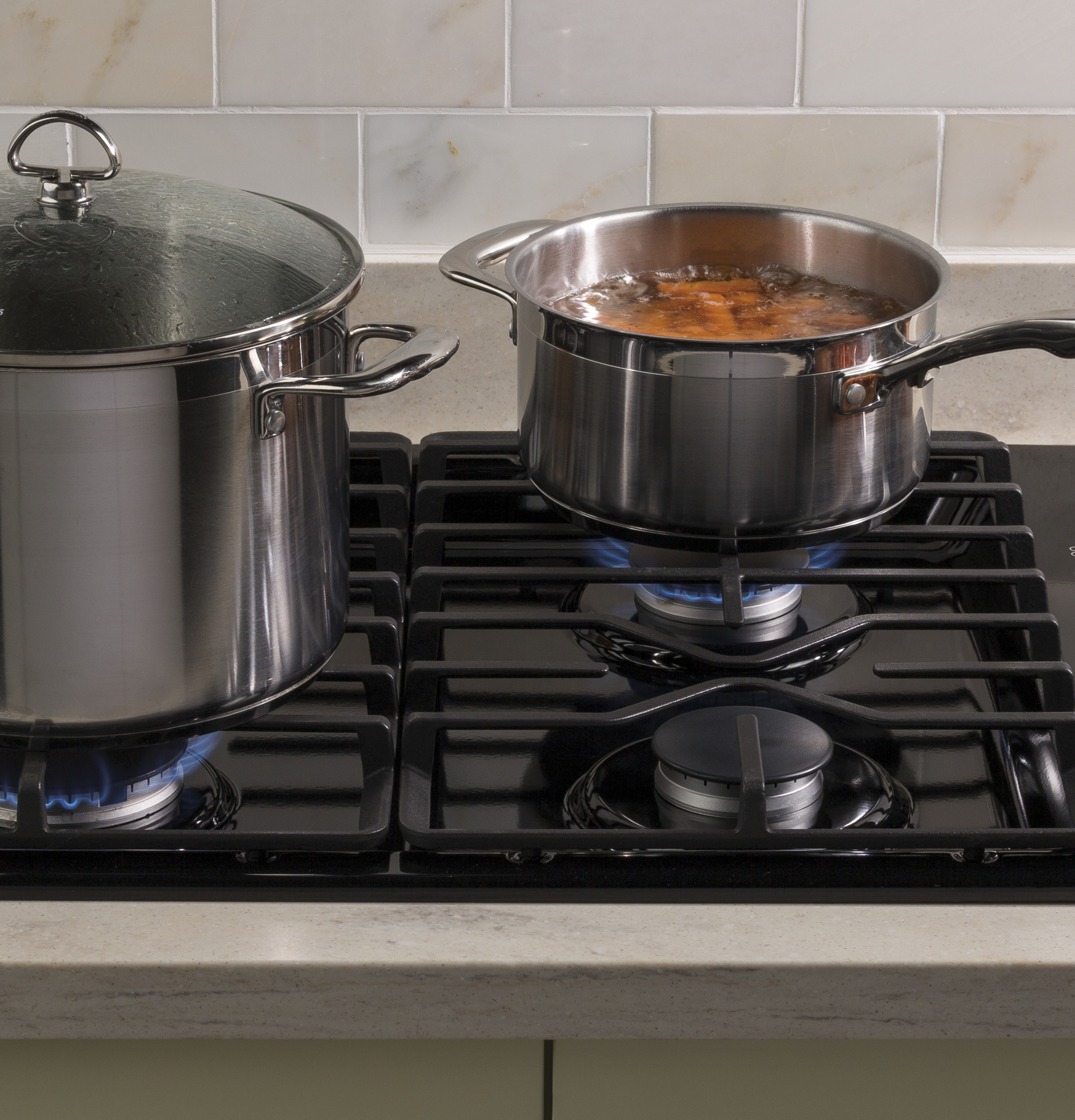 Model: JGP3030DLBB | GE GE® 30" Built-In Gas Cooktop with Dishwasher-Safe Grates