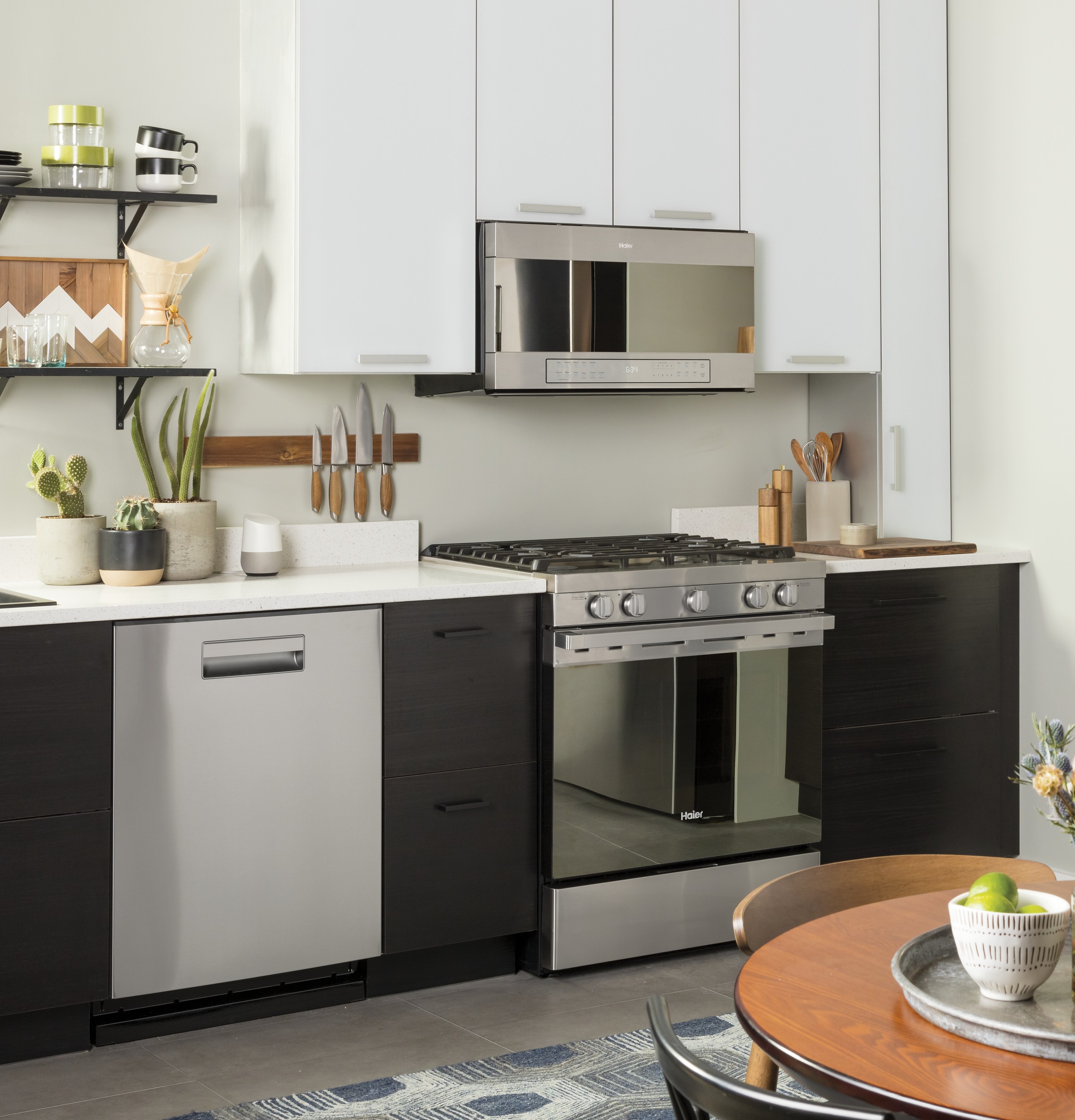 Model: QGSS740RNSS | Haier 30" Smart Slide-In Gas Range with Convection