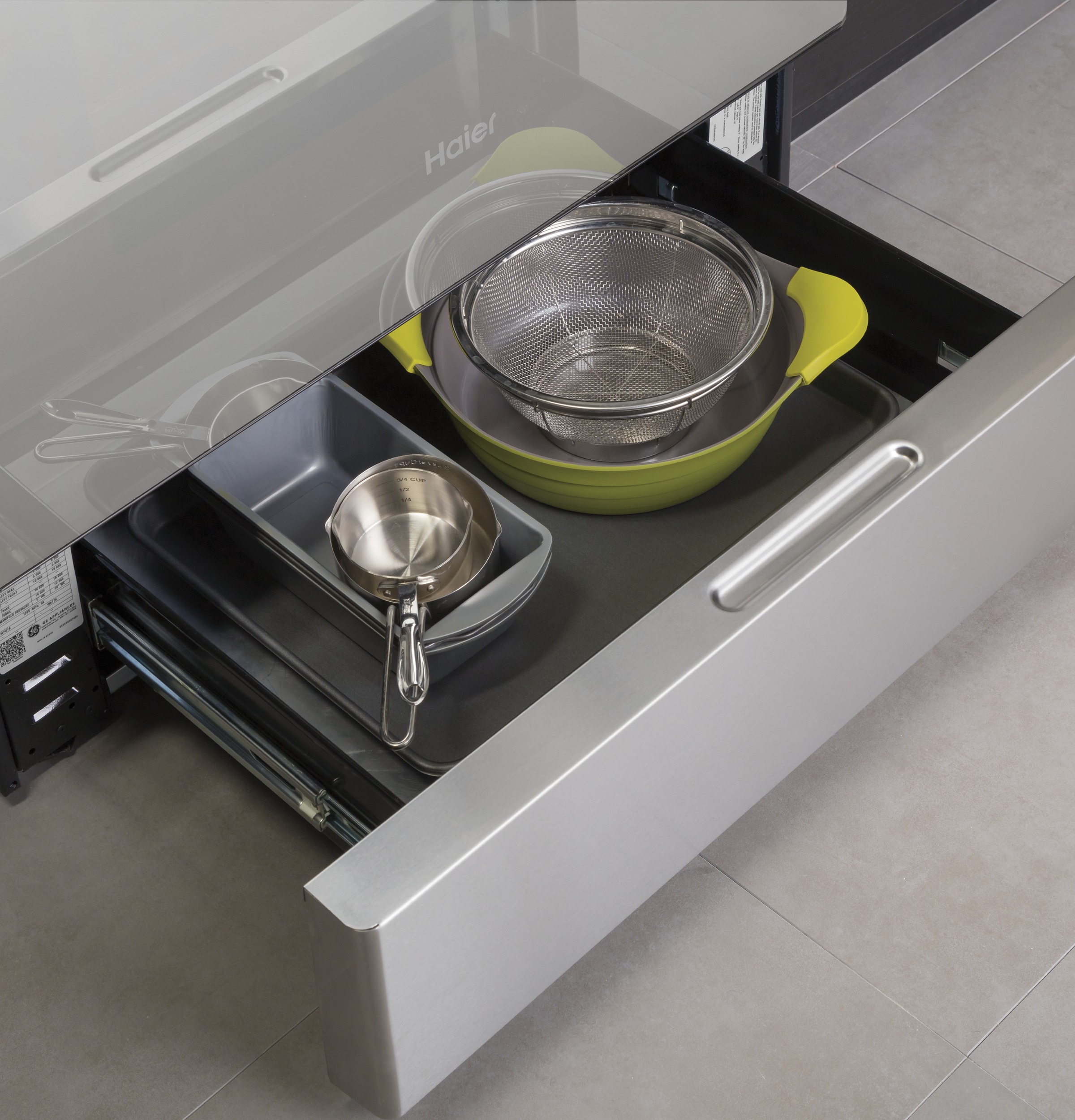 Model: QGSS740RNSS | Haier 30" Smart Slide-In Gas Range with Convection
