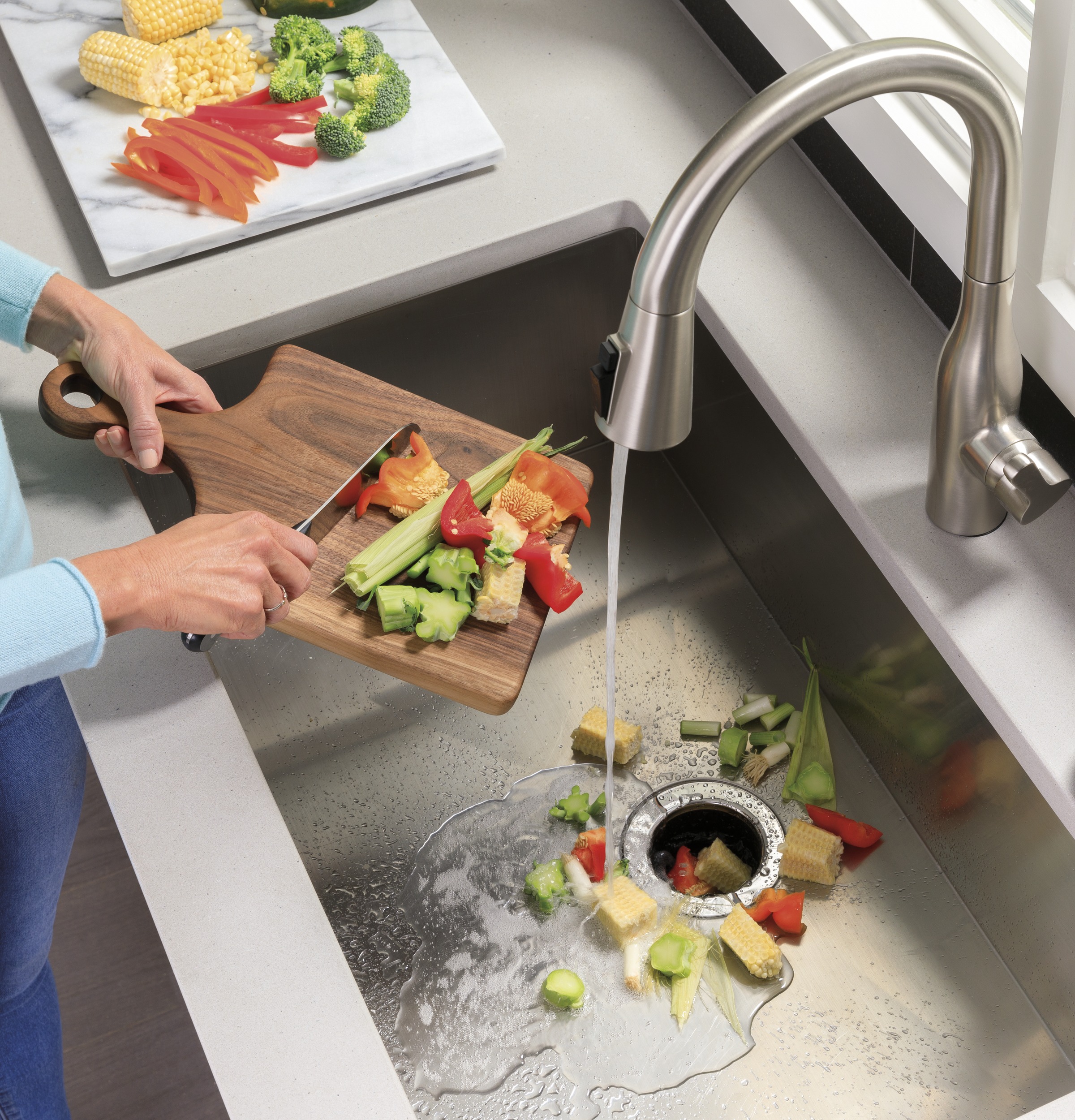 Model: GFC320N | GE GE DISPOSALL® 1/3 HP Continuous Feed Garbage Disposer Non-Corded