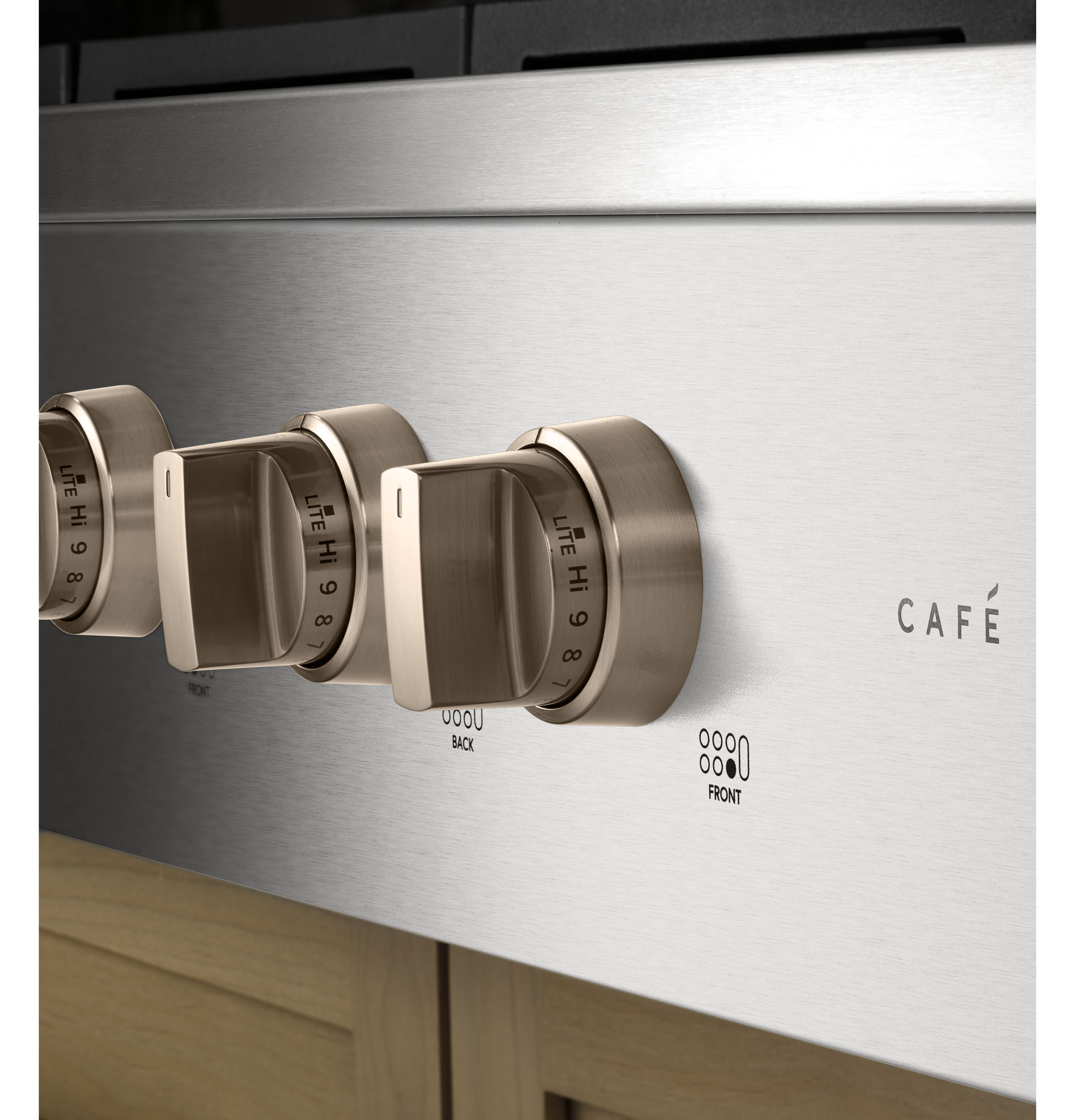 Model: CGU366P2TS1 | Cafe Café™ 36" Commercial-Style Gas Rangetop with 6 Burners (Natural Gas)