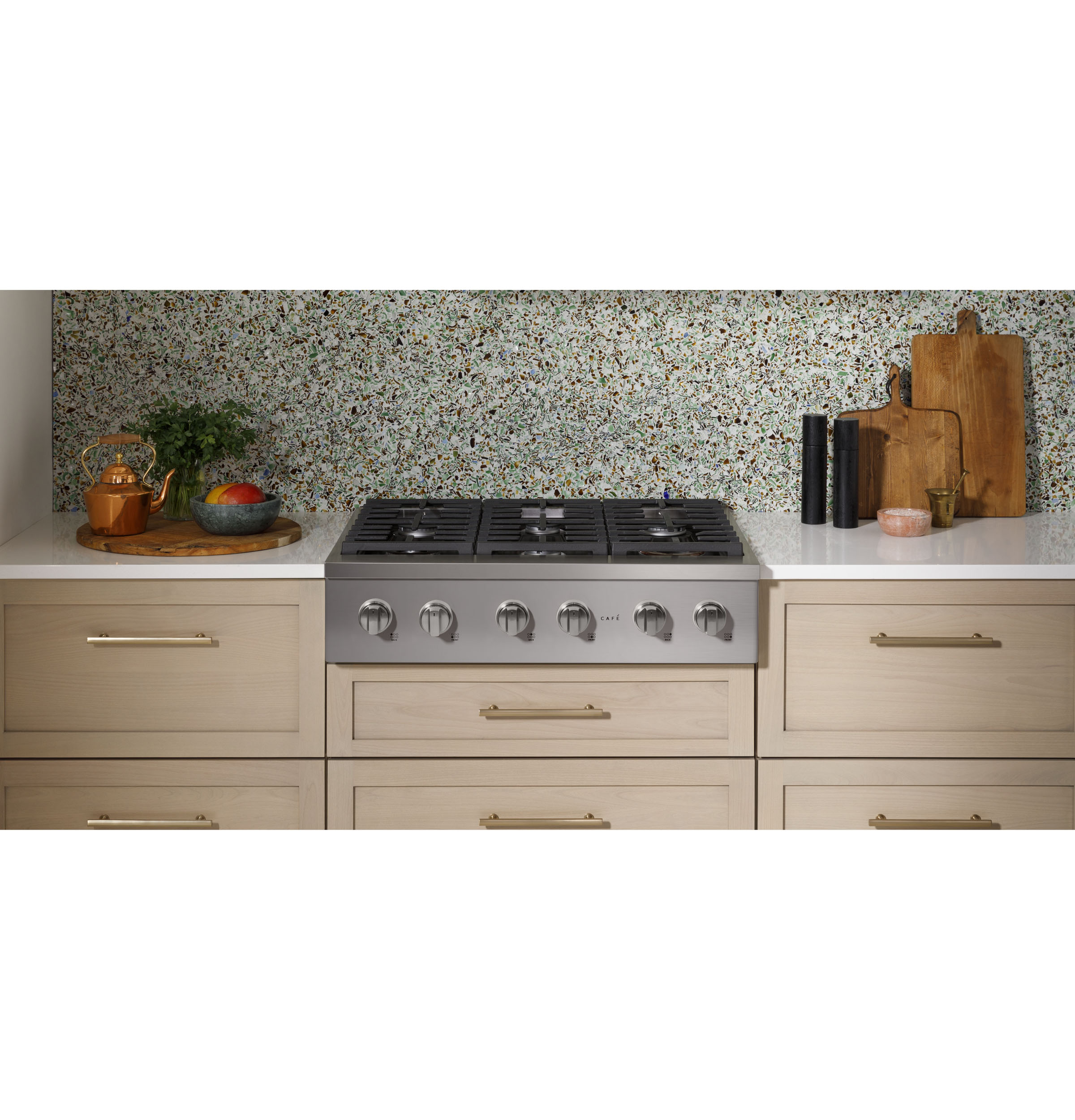 Model: CGU366P2TS1 | Cafe Café™ 36" Commercial-Style Gas Rangetop with 6 Burners (Natural Gas)