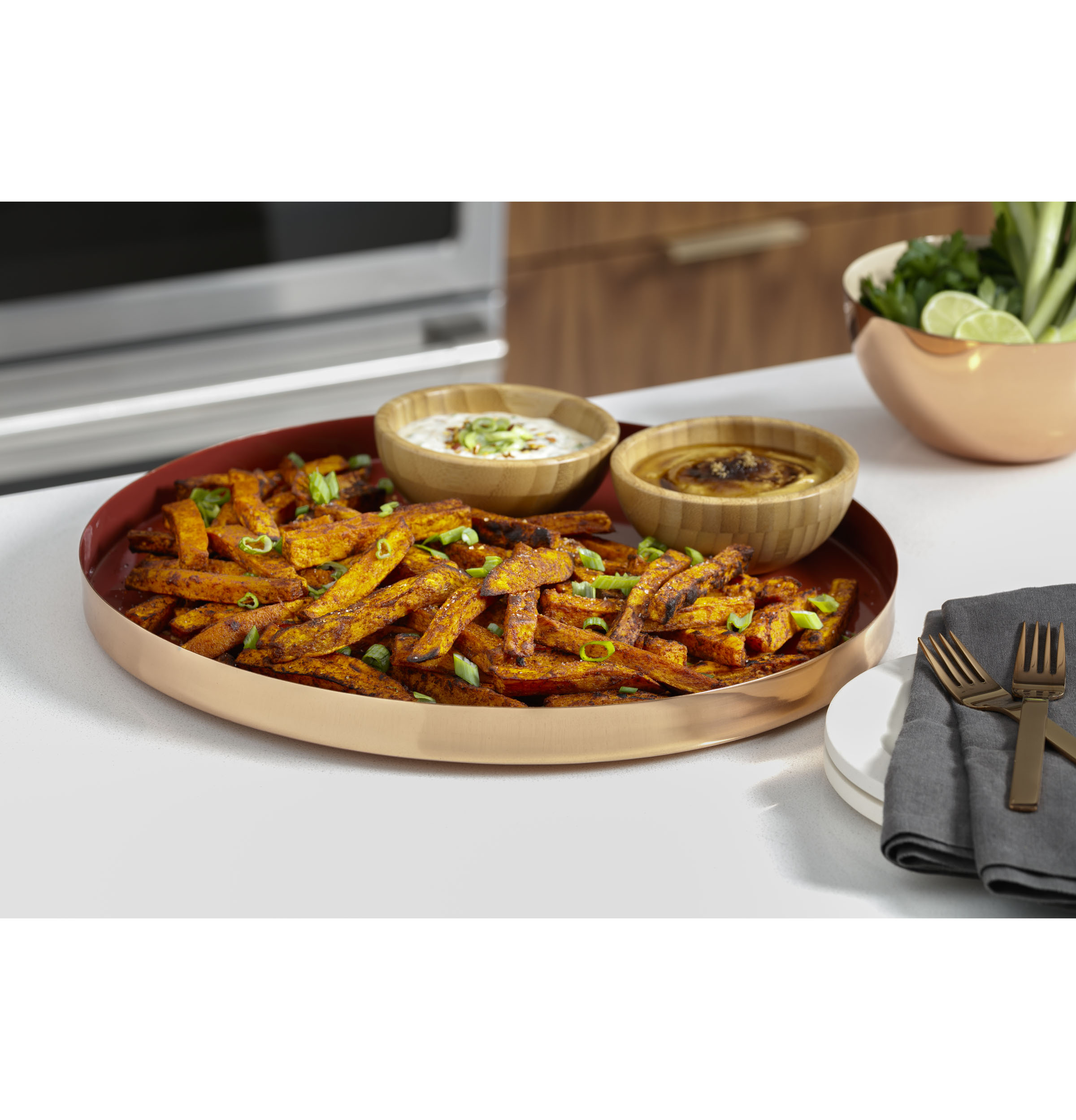Model: CGS700P3MD1-Clrnc | Cafe Café™ 30" Smart Slide-In, Front-Control, Gas Range with Convection Oven