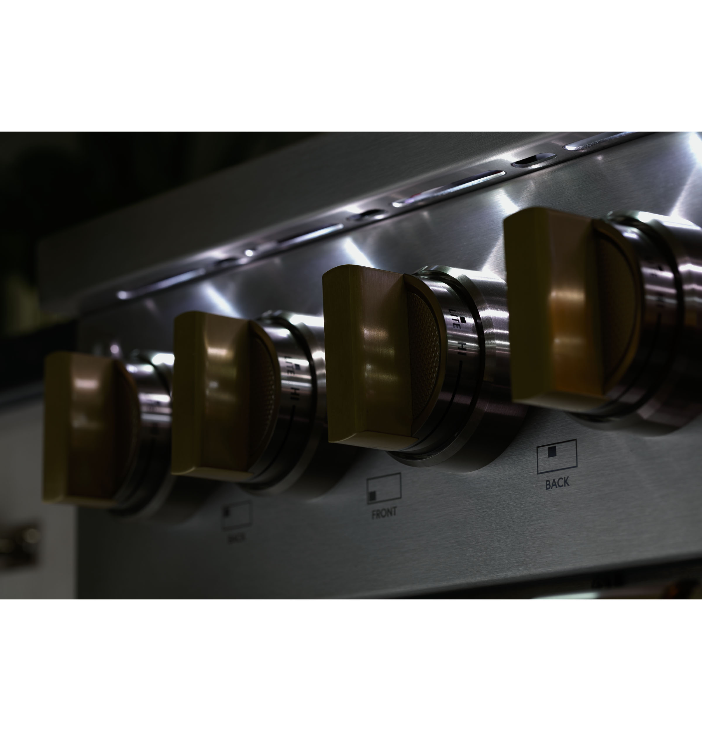 Model: ZGP486NDTSS | Monogram Monogram 48" All Gas Professional Range with 6 Burners and Griddle