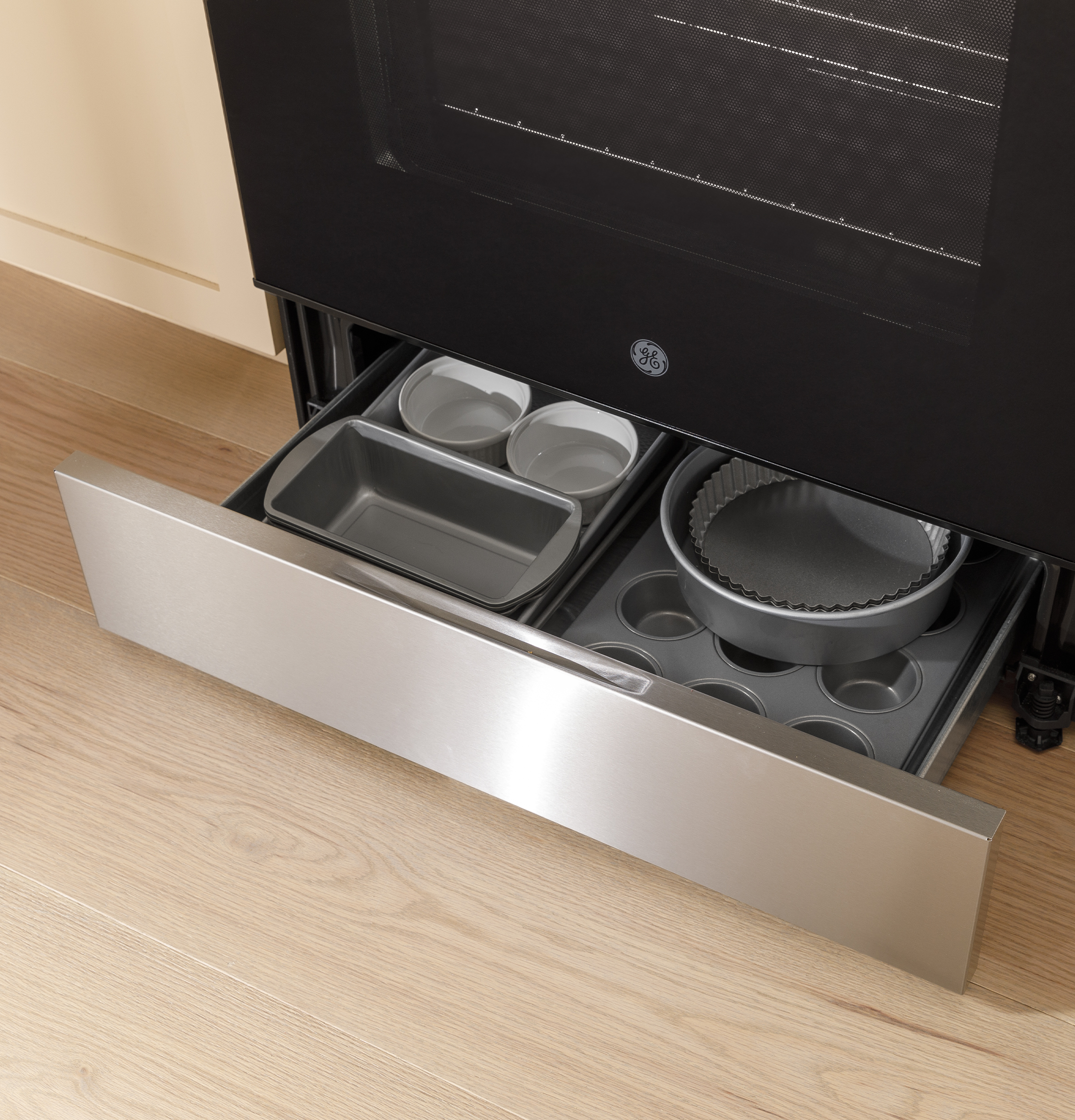 Model: GGF400PVBB | GE GE® 30" Free-Standing Gas Range