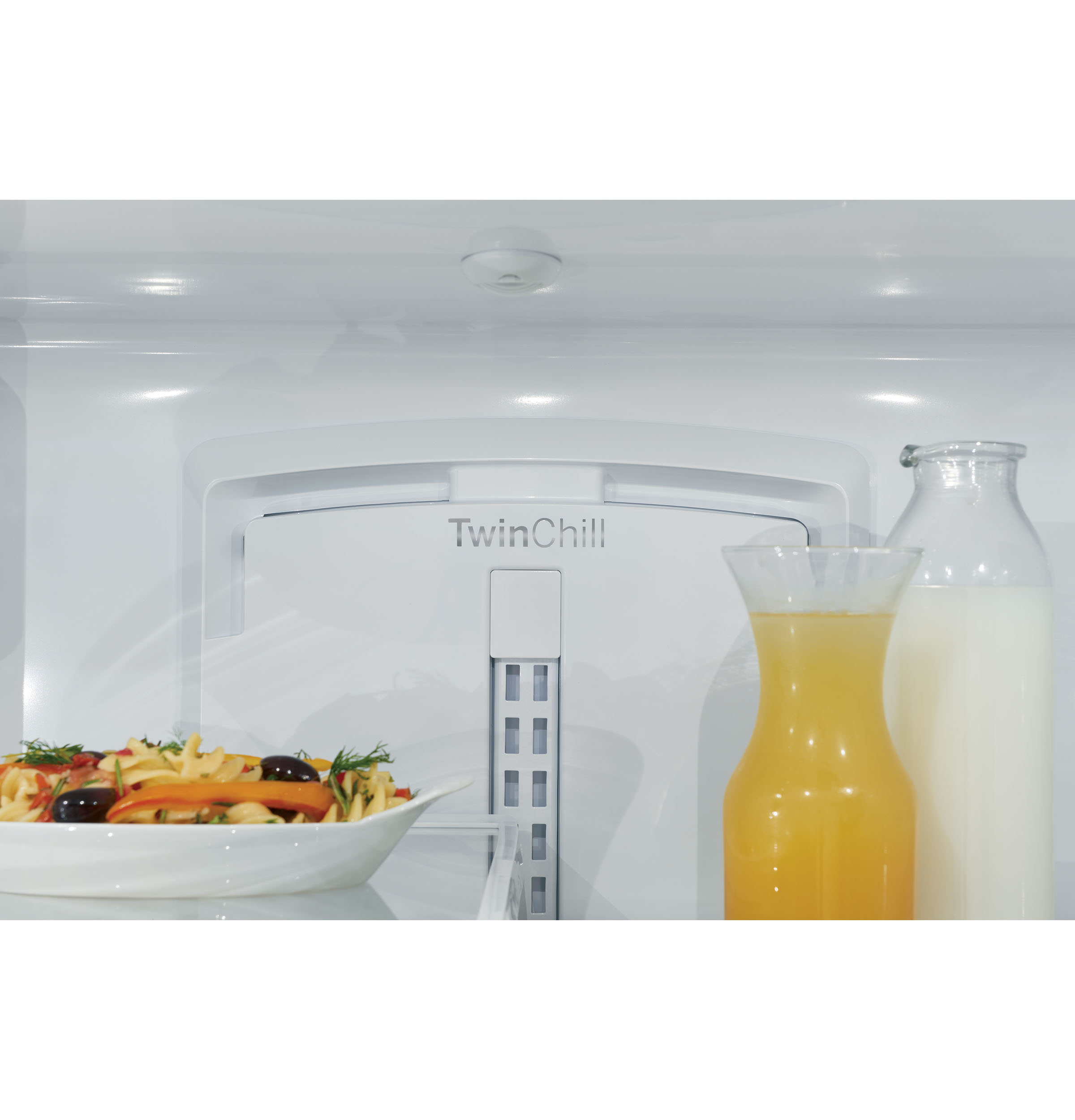 Model: CWE23SP3MD1 | Cafe Café™ ENERGY STAR® 23.1 Cu. Ft. Smart Counter-Depth French-Door Refrigerator