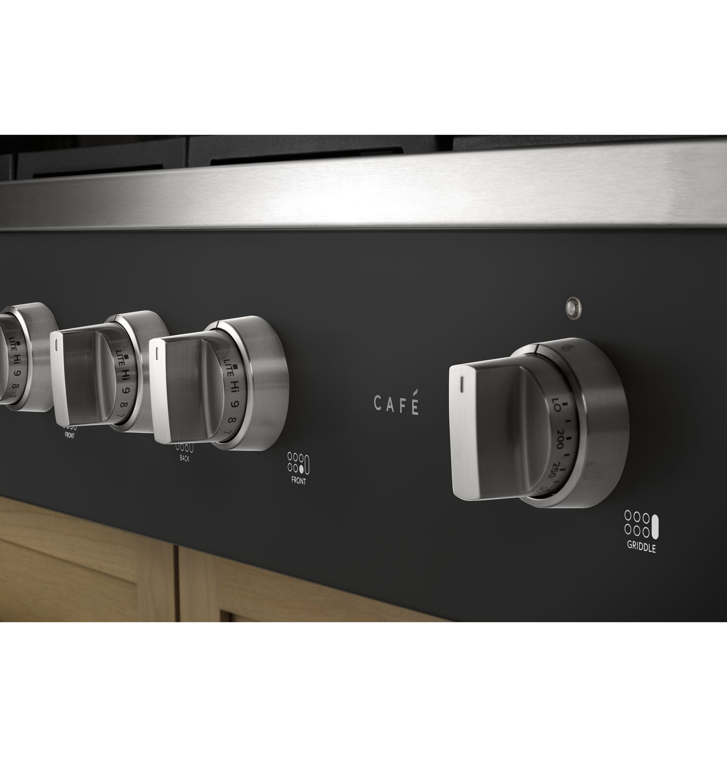 Model: CGU486P3TD1 | Cafe Café™ 48" Commercial-Style Gas Rangetop with 6 Burners and Integrated Griddle (Natural Gas)