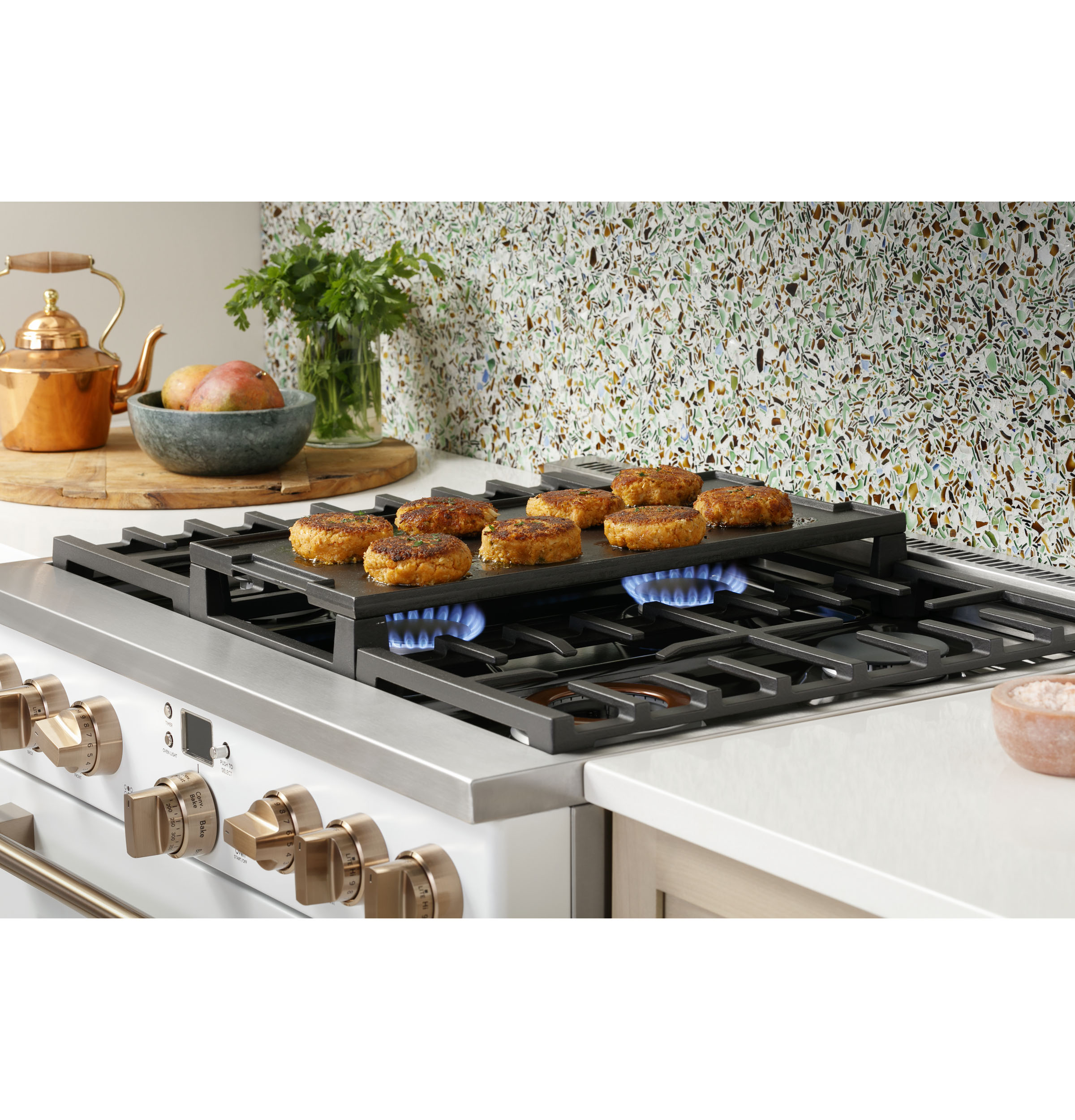Model: C2Y366P3TD1 | Cafe Café™ 36" Smart Dual-Fuel Commercial-Style Range with 6 Burners (Natural Gas)